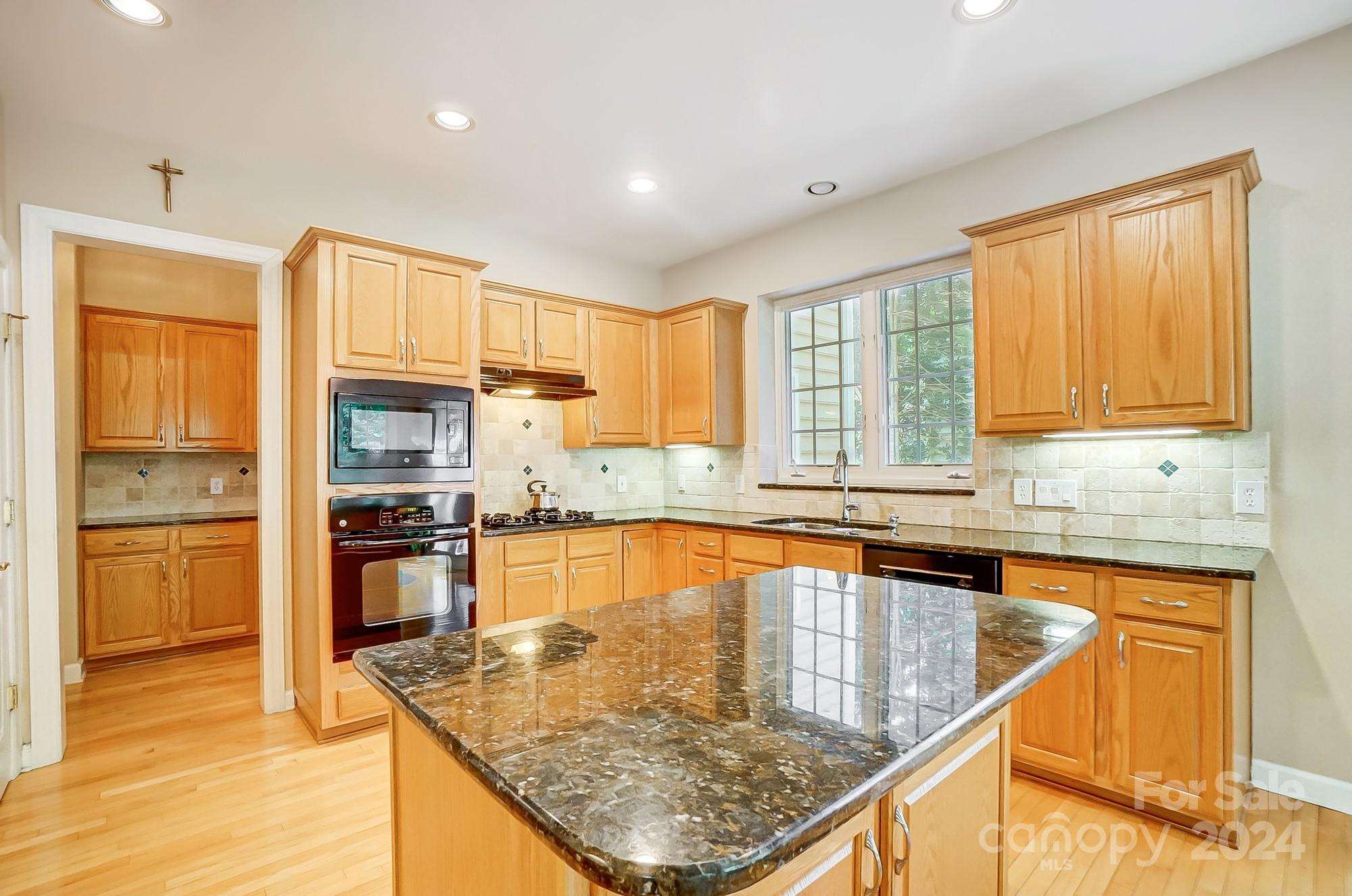 2736 Peverell Lane