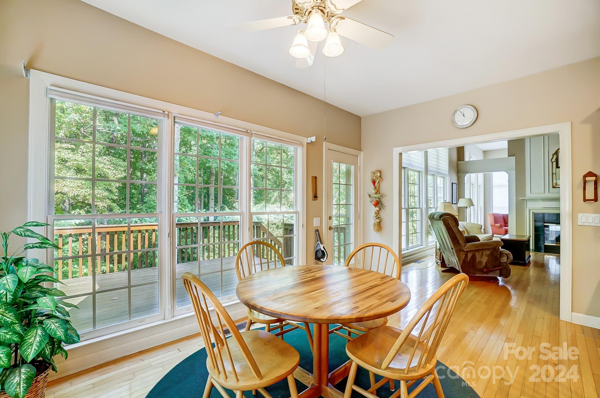 2736 Peverell Lane