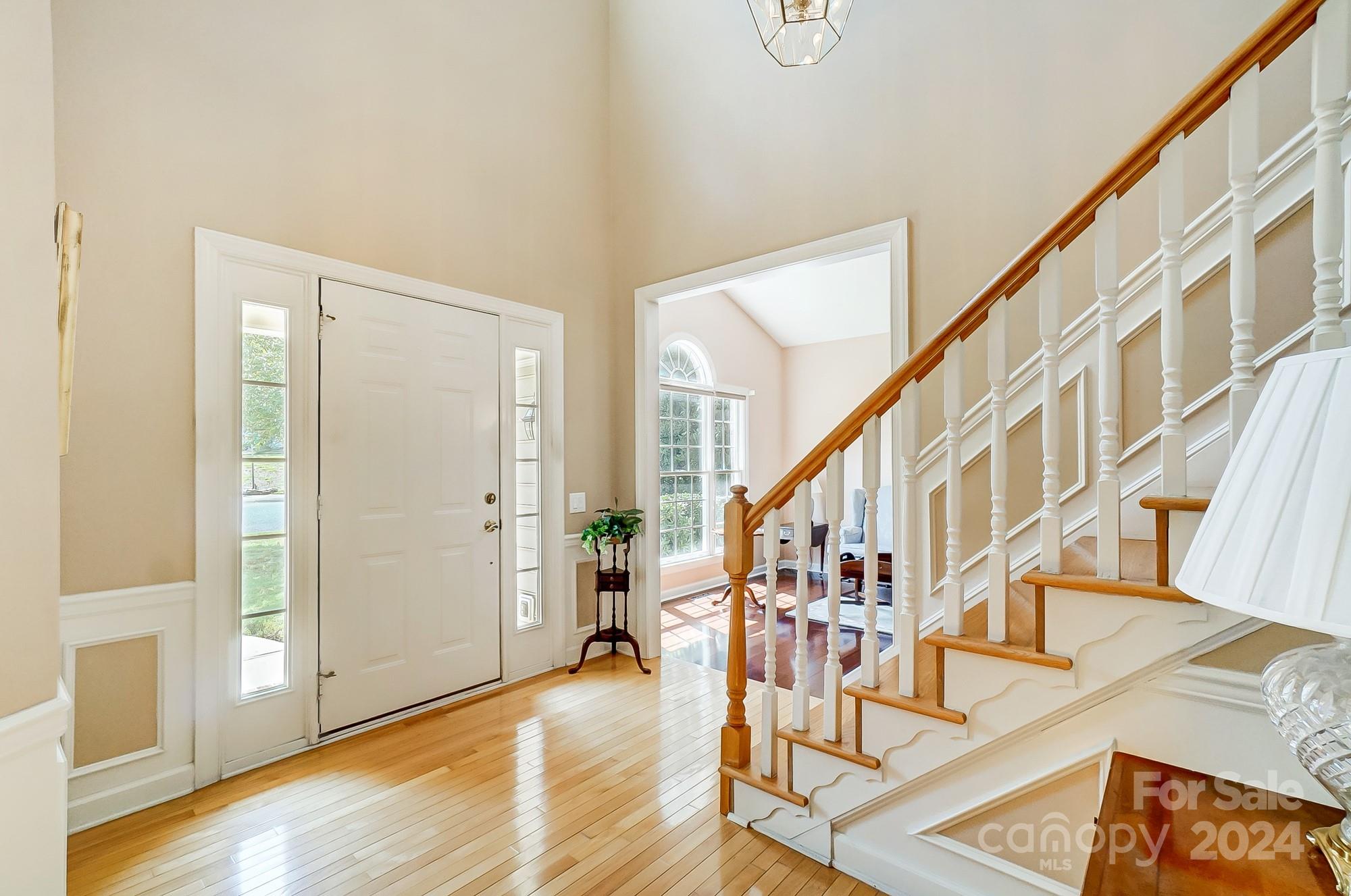 2736 Peverell Lane