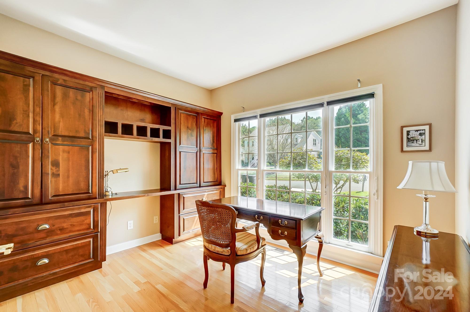 2736 Peverell Lane
