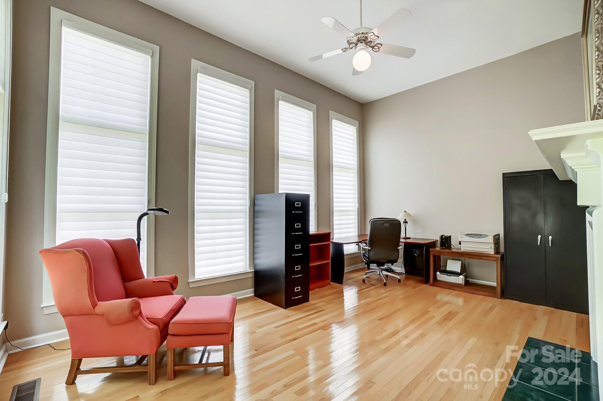 2736 Peverell Lane