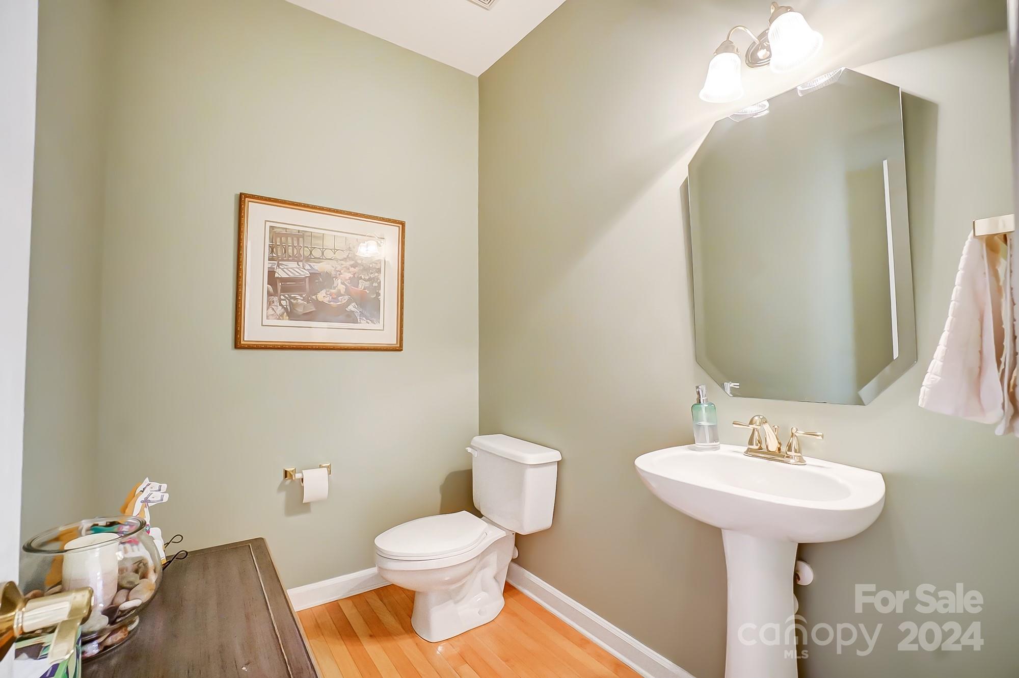 2736 Peverell Lane