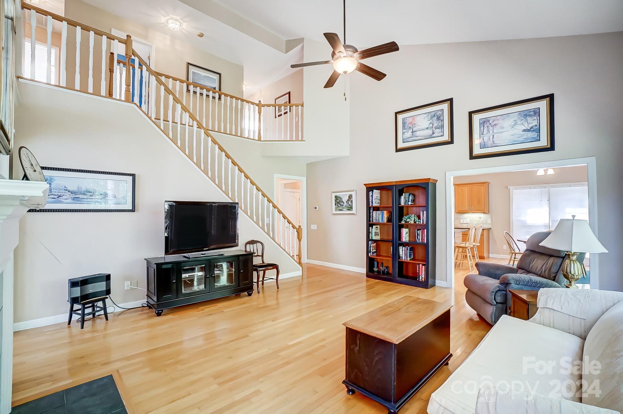 2736 Peverell Lane