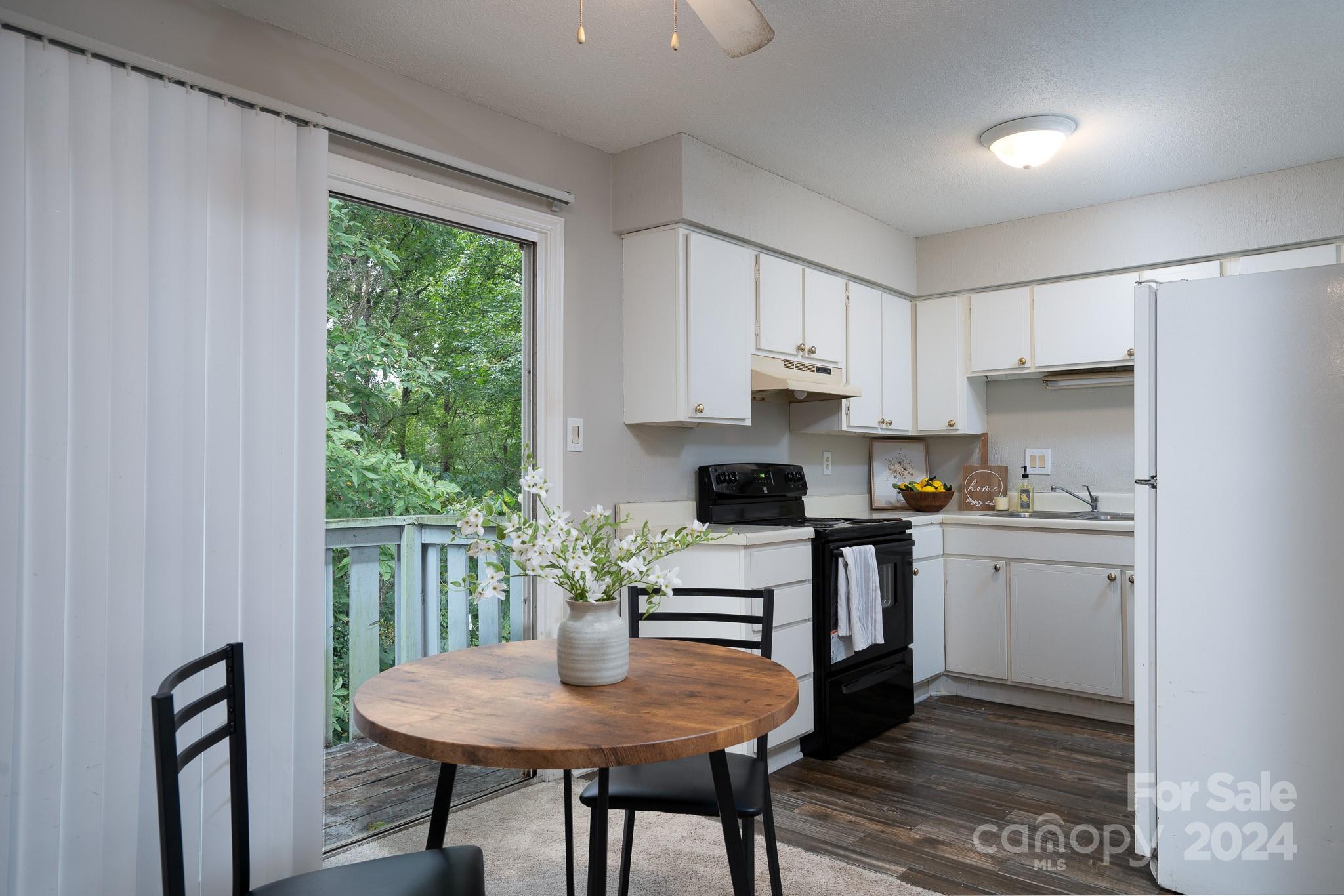 2017 Stoney Point Lane Unit: 53