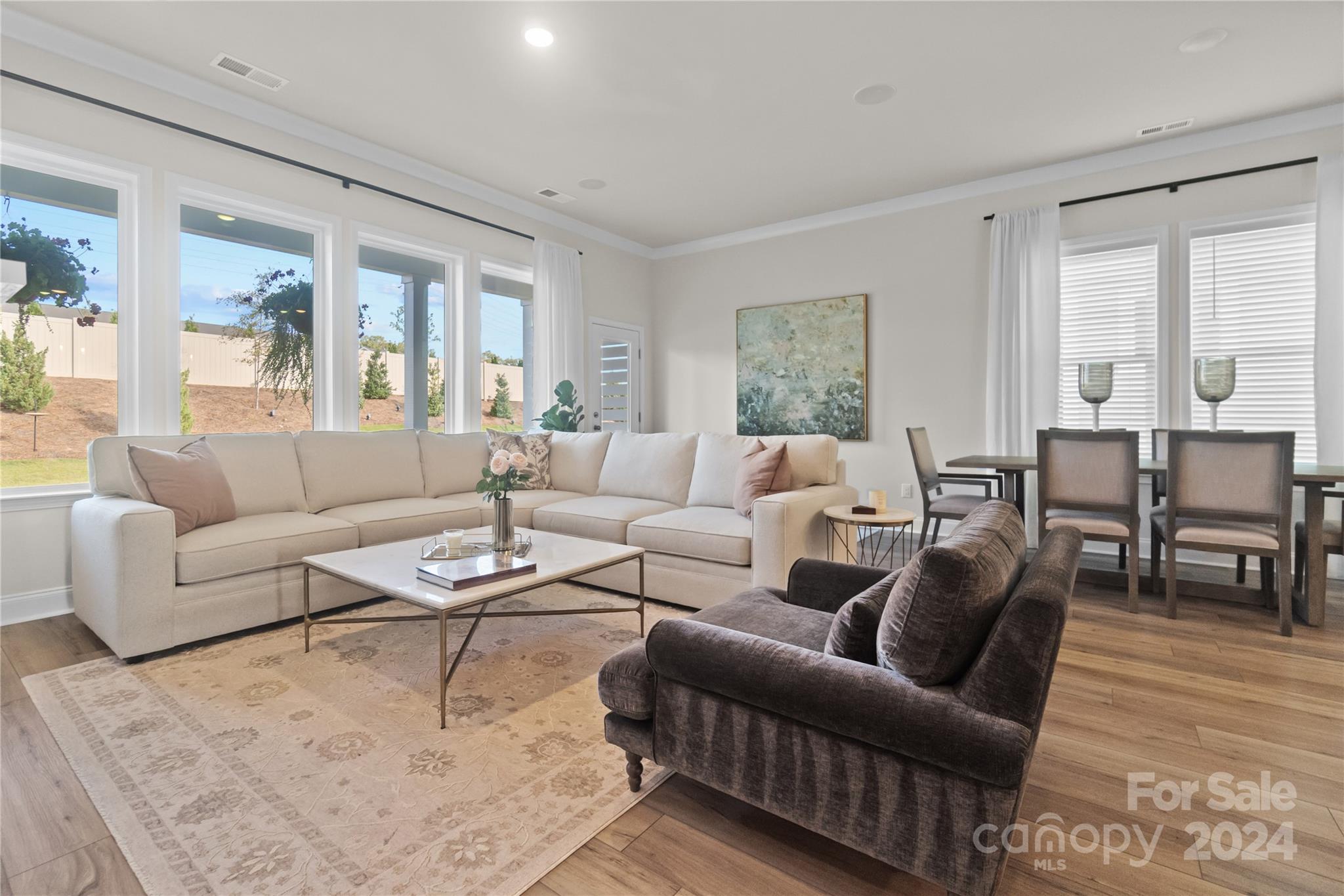 1204 Idyllic Lane