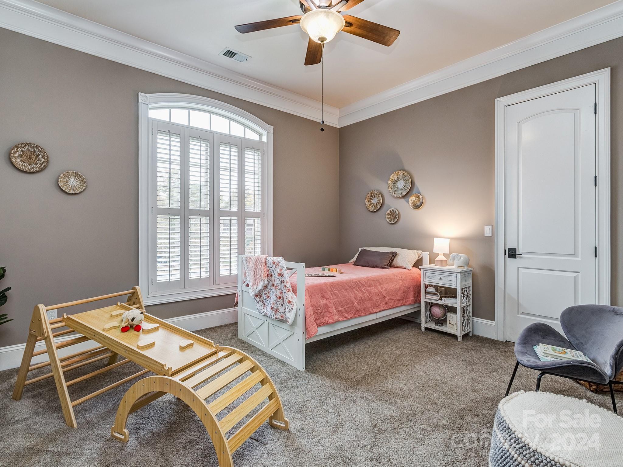 736 Cooks Cove Ridge