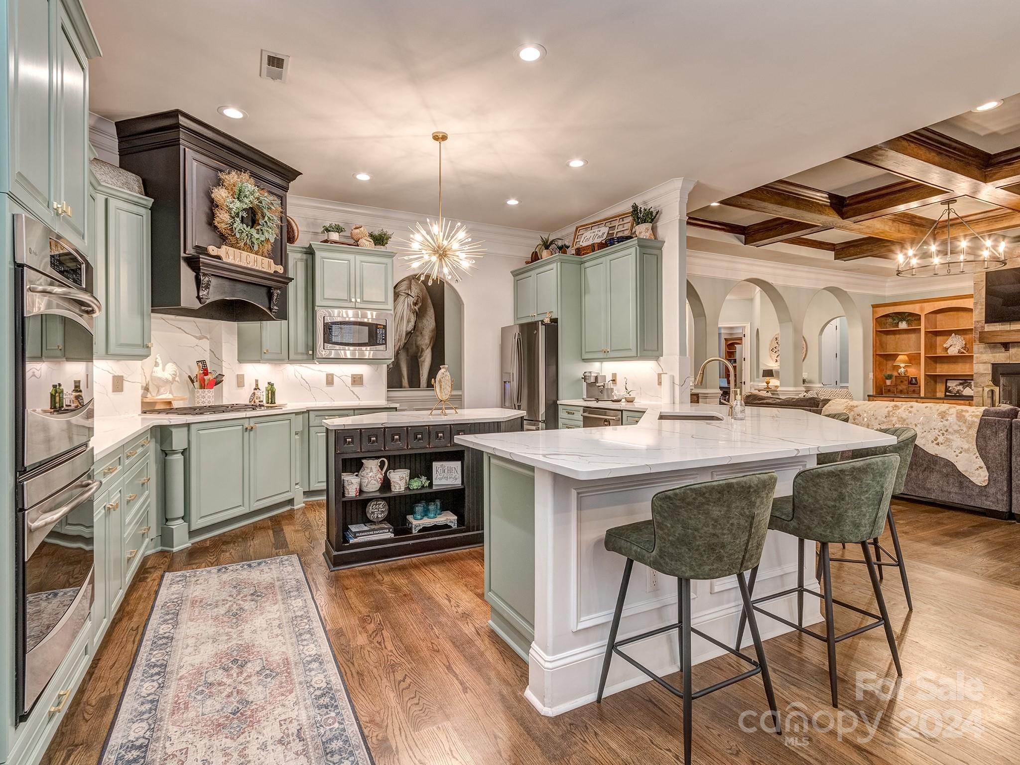 736 Cooks Cove Ridge