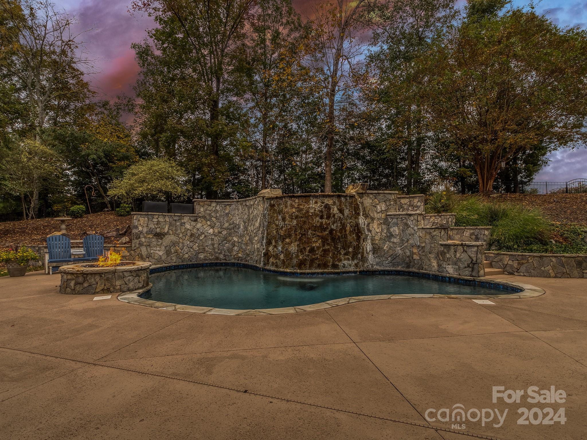 736 Cooks Cove Ridge