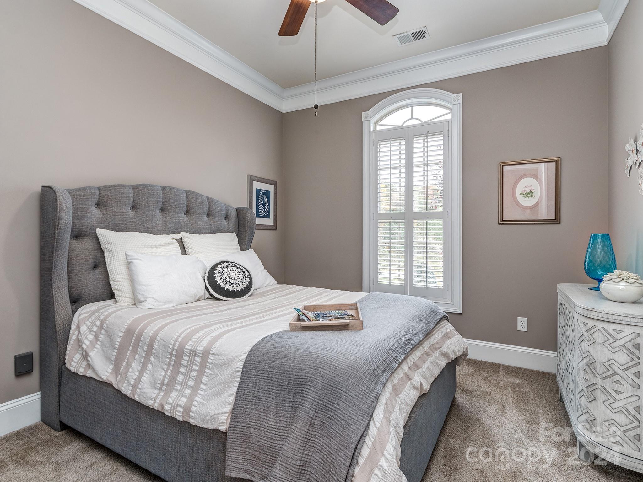 736 Cooks Cove Ridge