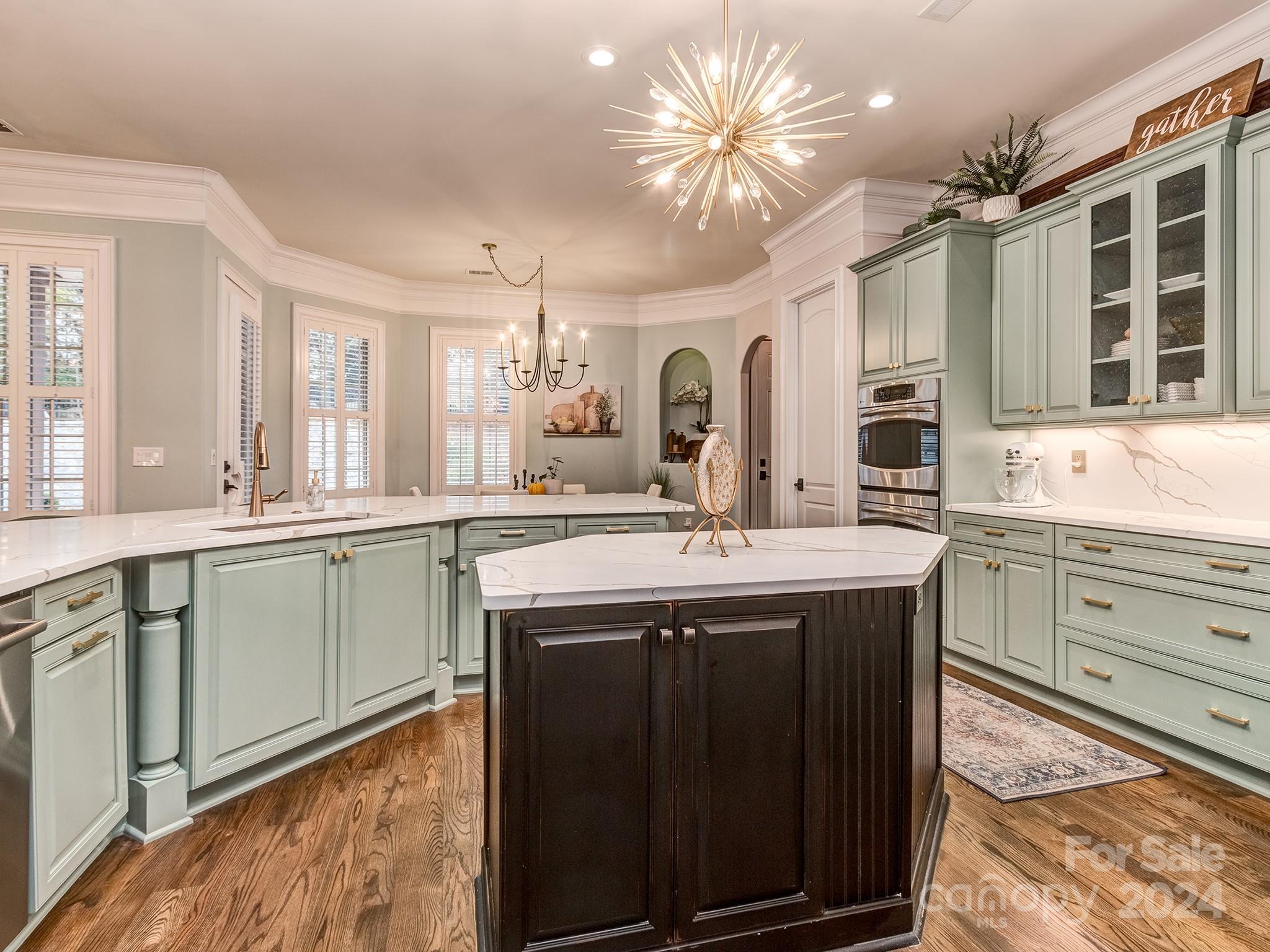 736 Cooks Cove Ridge