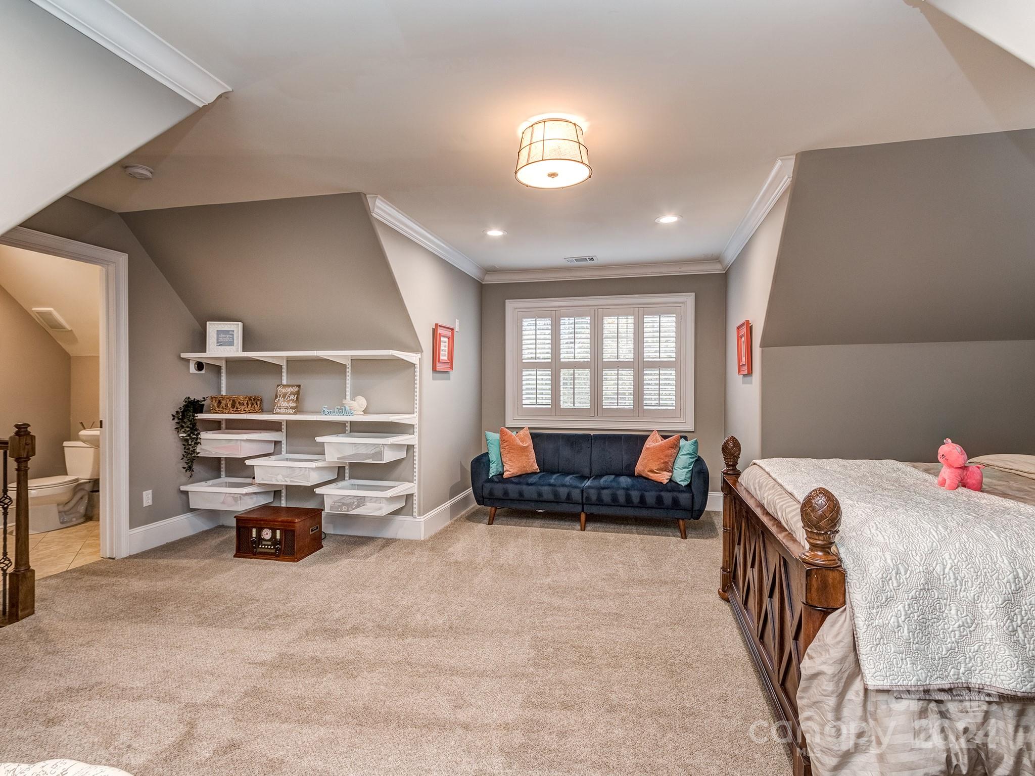 736 Cooks Cove Ridge