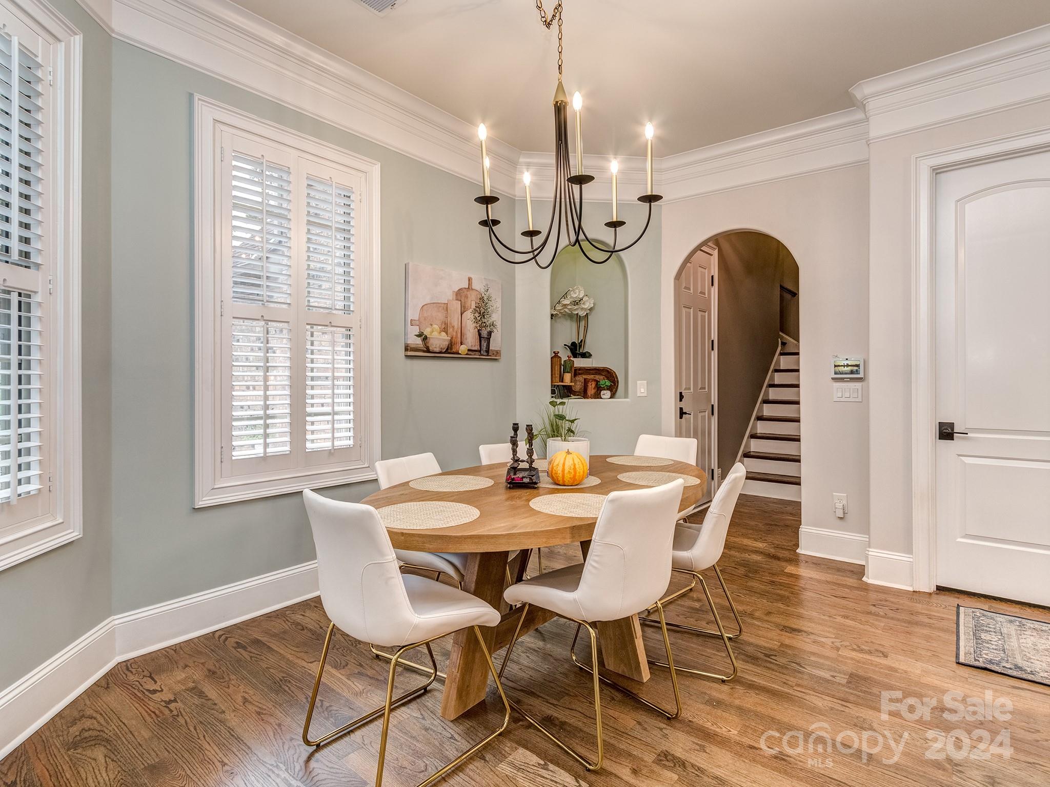 736 Cooks Cove Ridge