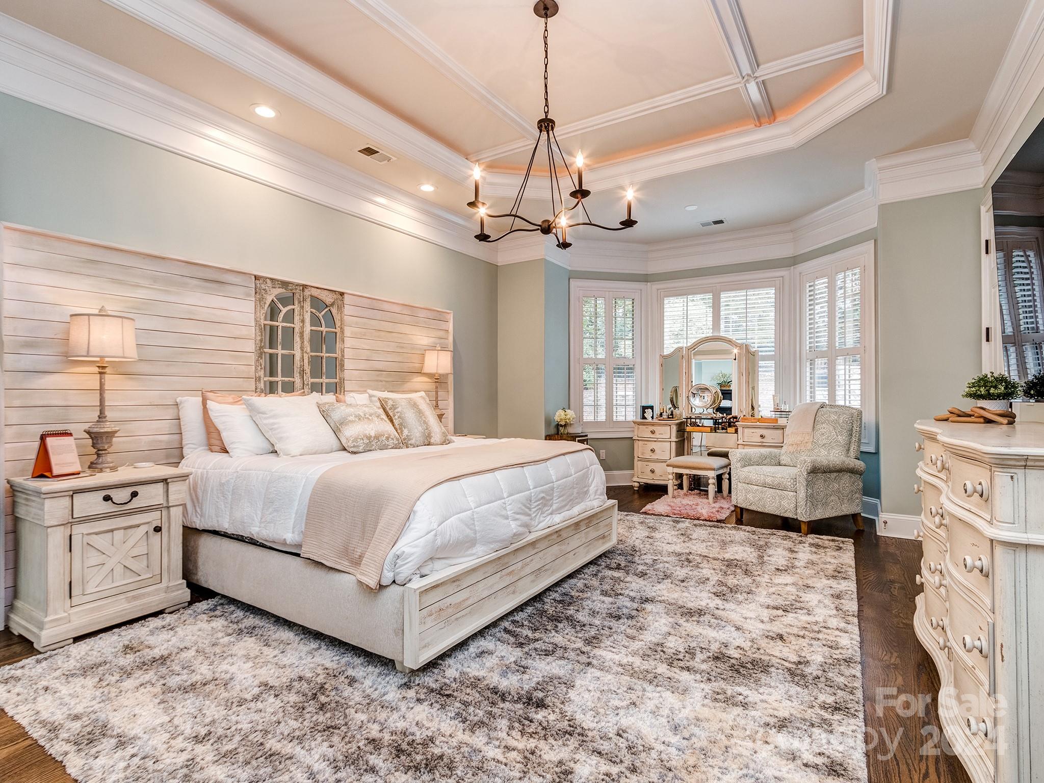 736 Cooks Cove Ridge