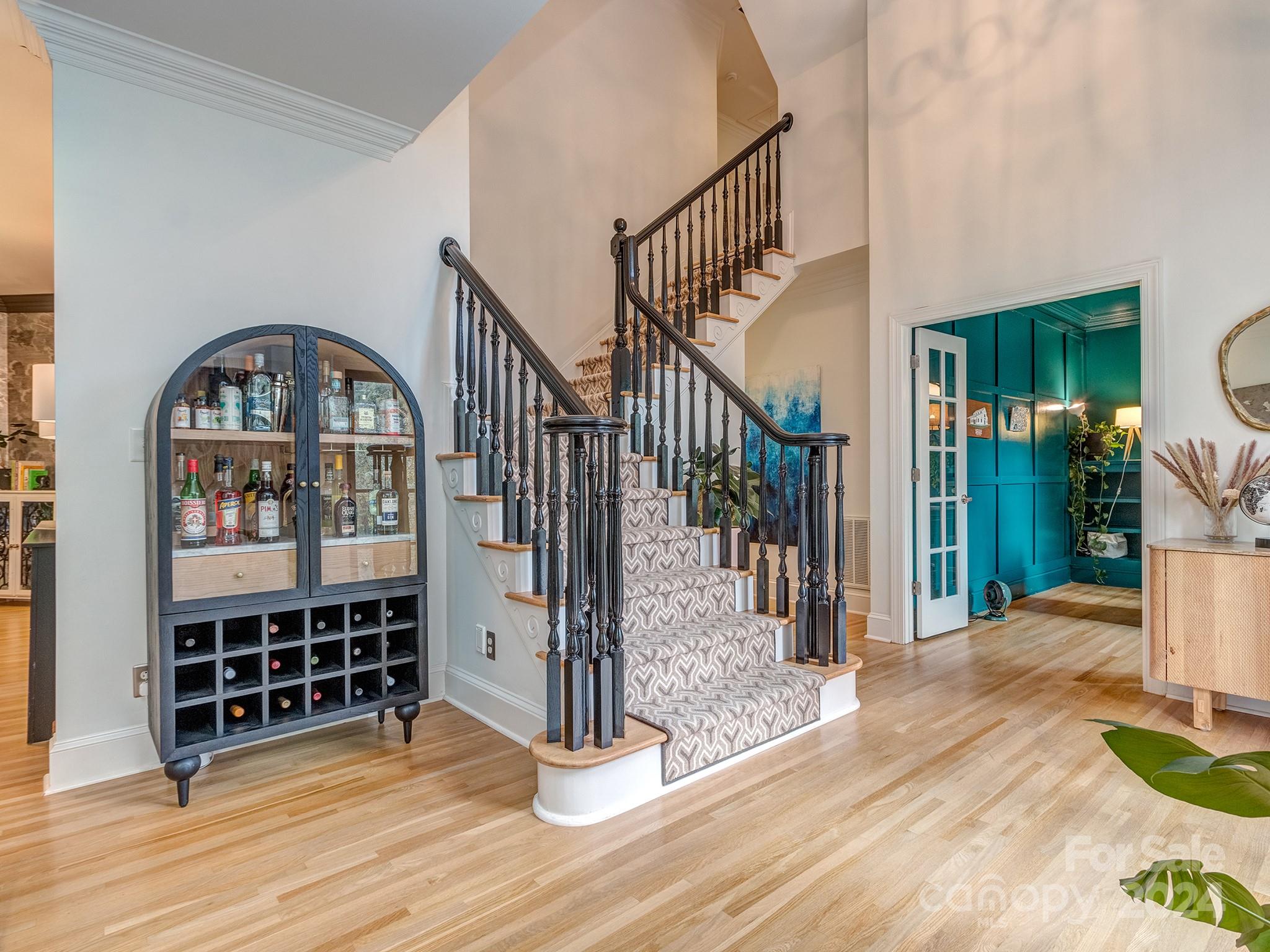 5527 Camelot Drive