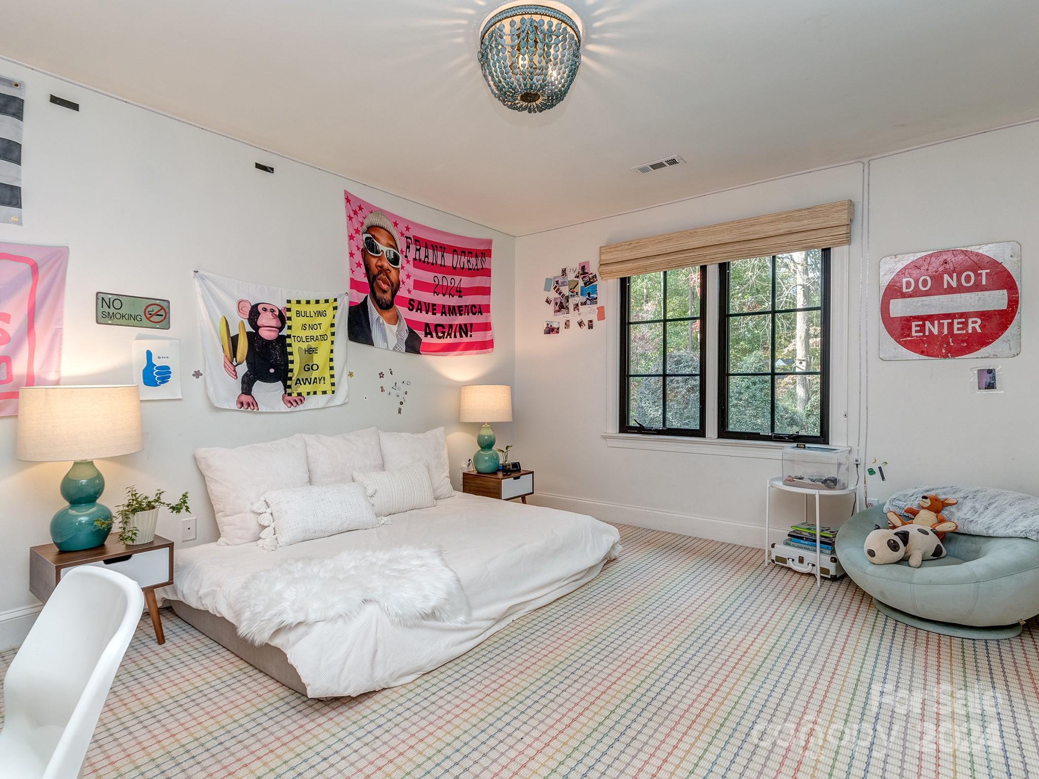 5527 Camelot Drive