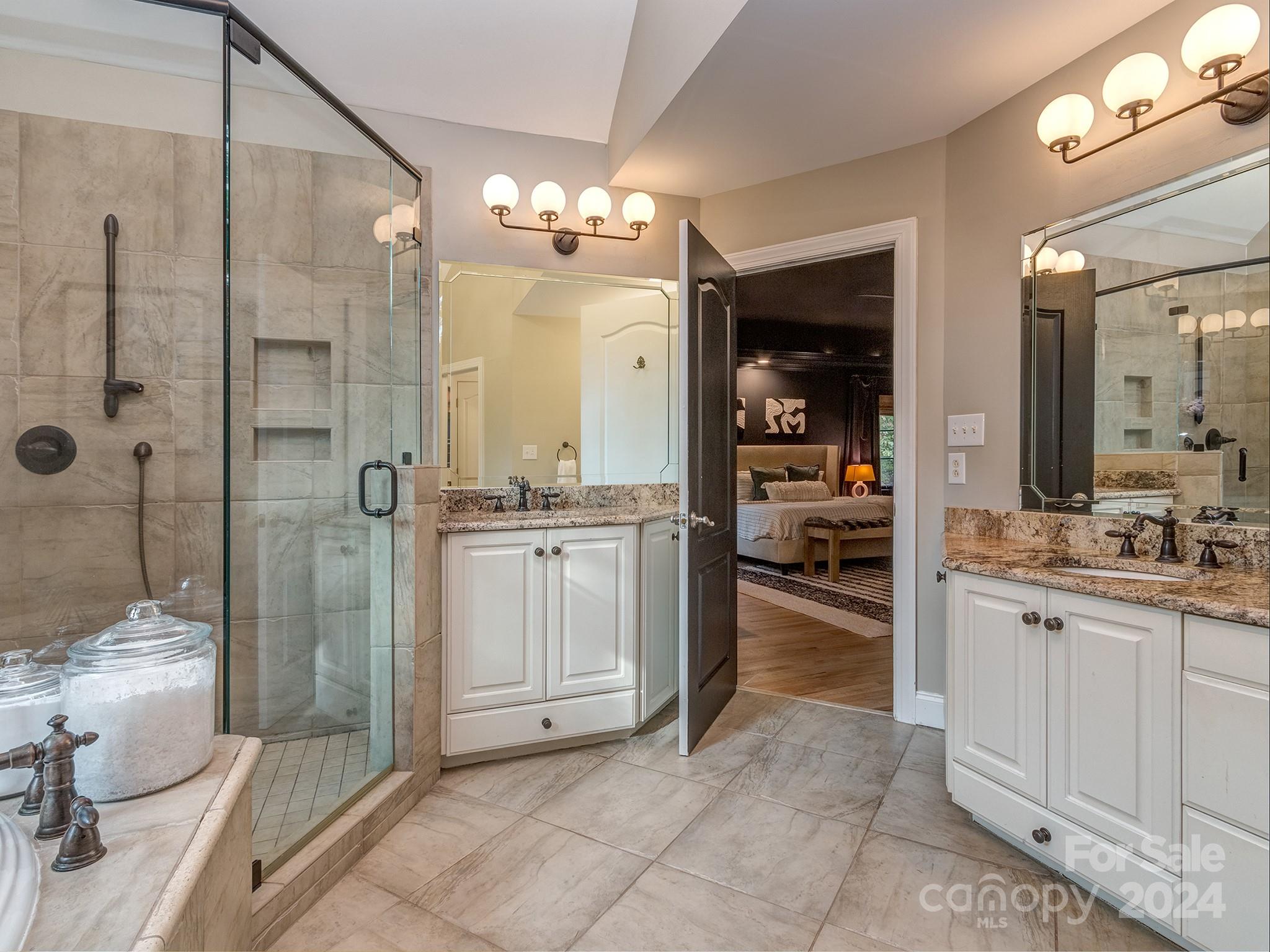 5527 Camelot Drive