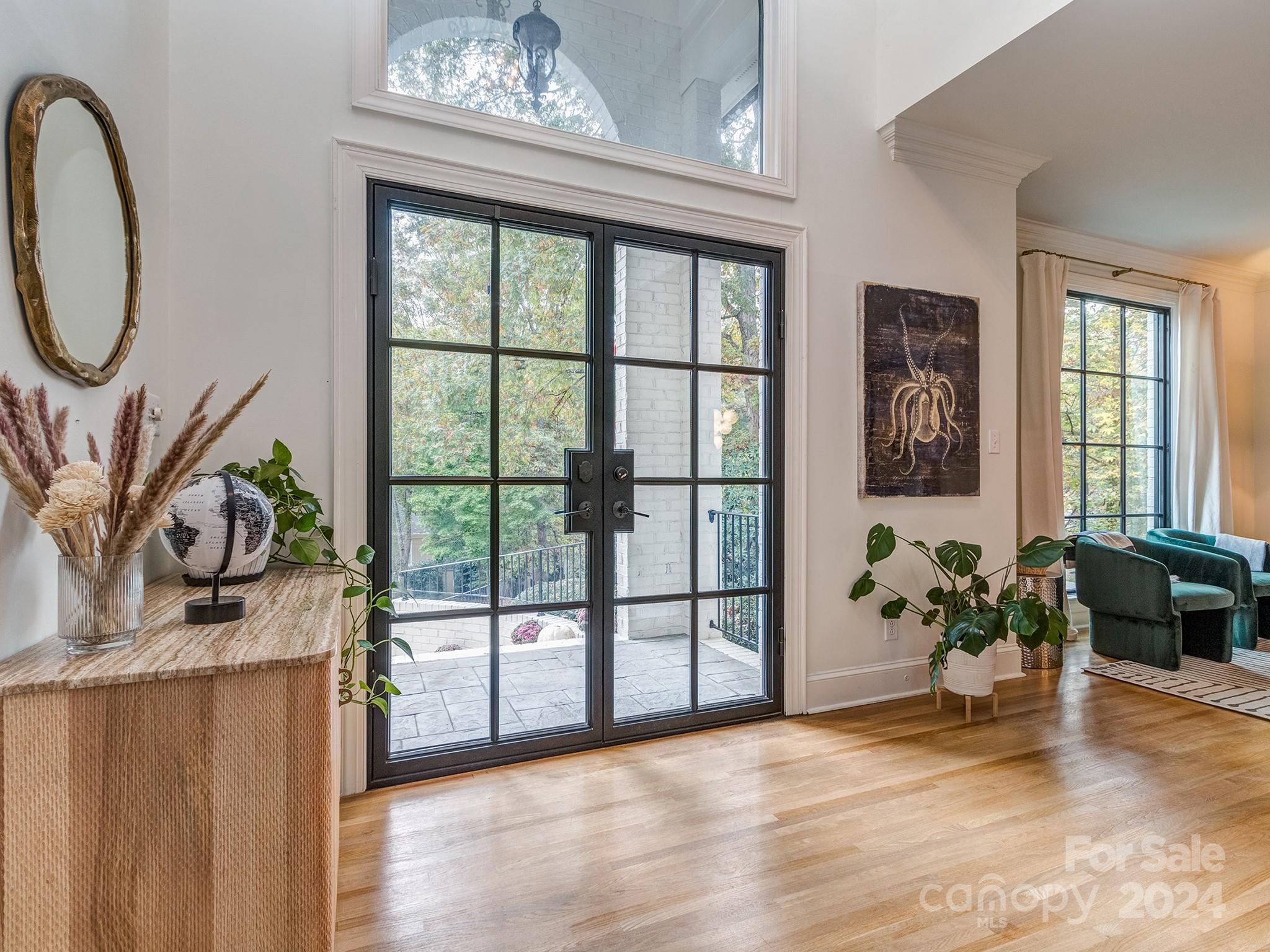 5527 Camelot Drive