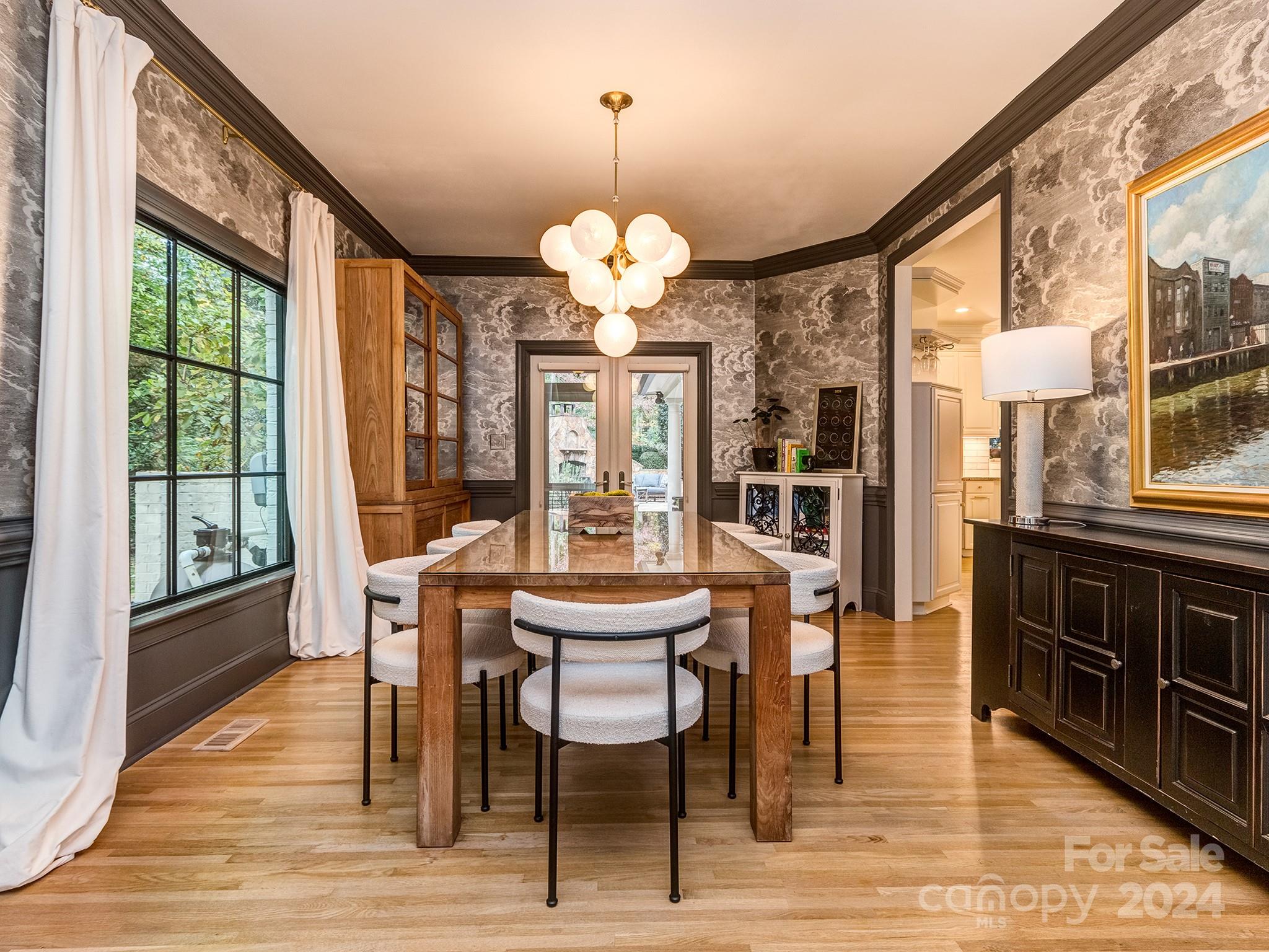 5527 Camelot Drive