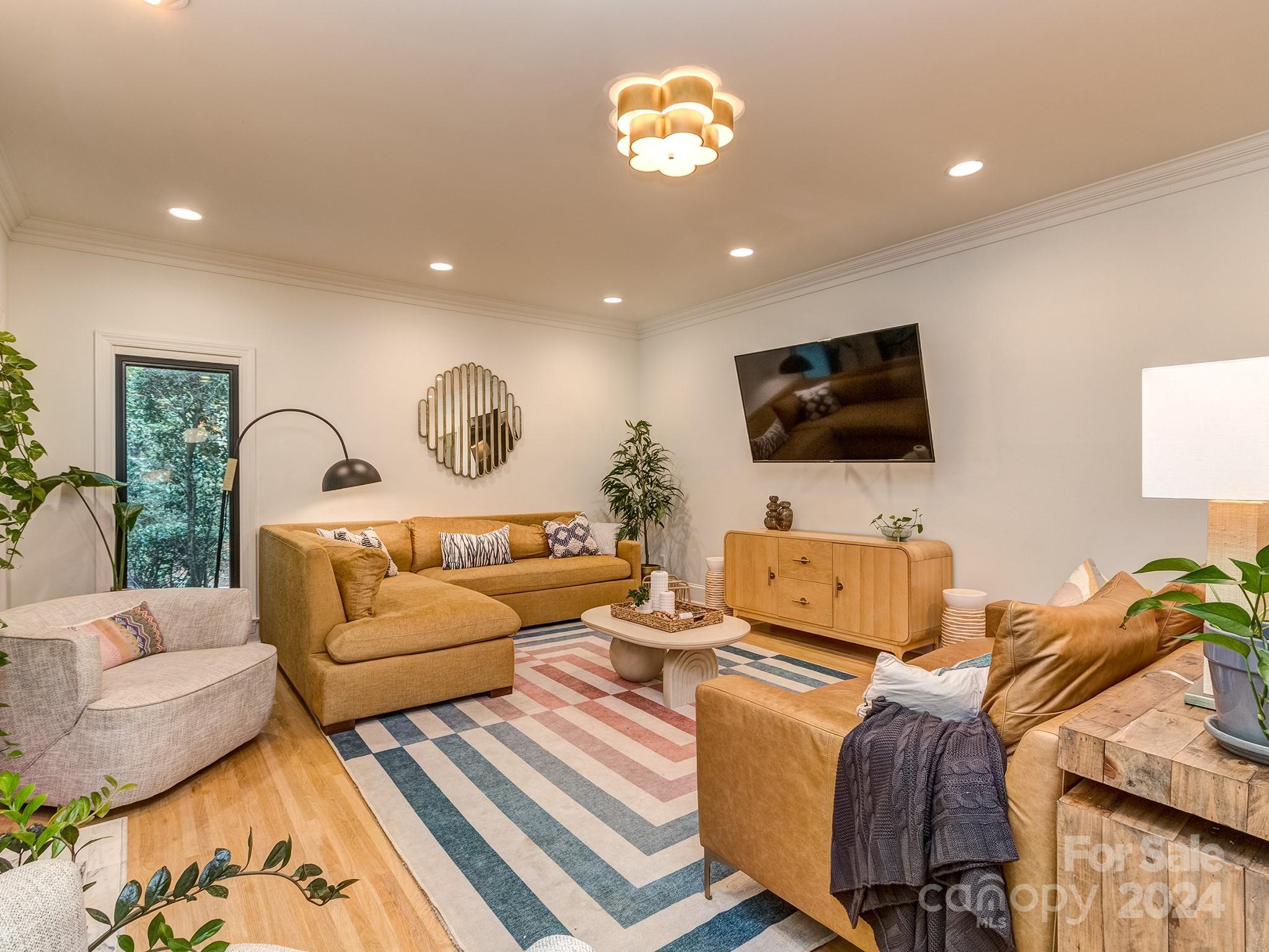 5527 Camelot Drive