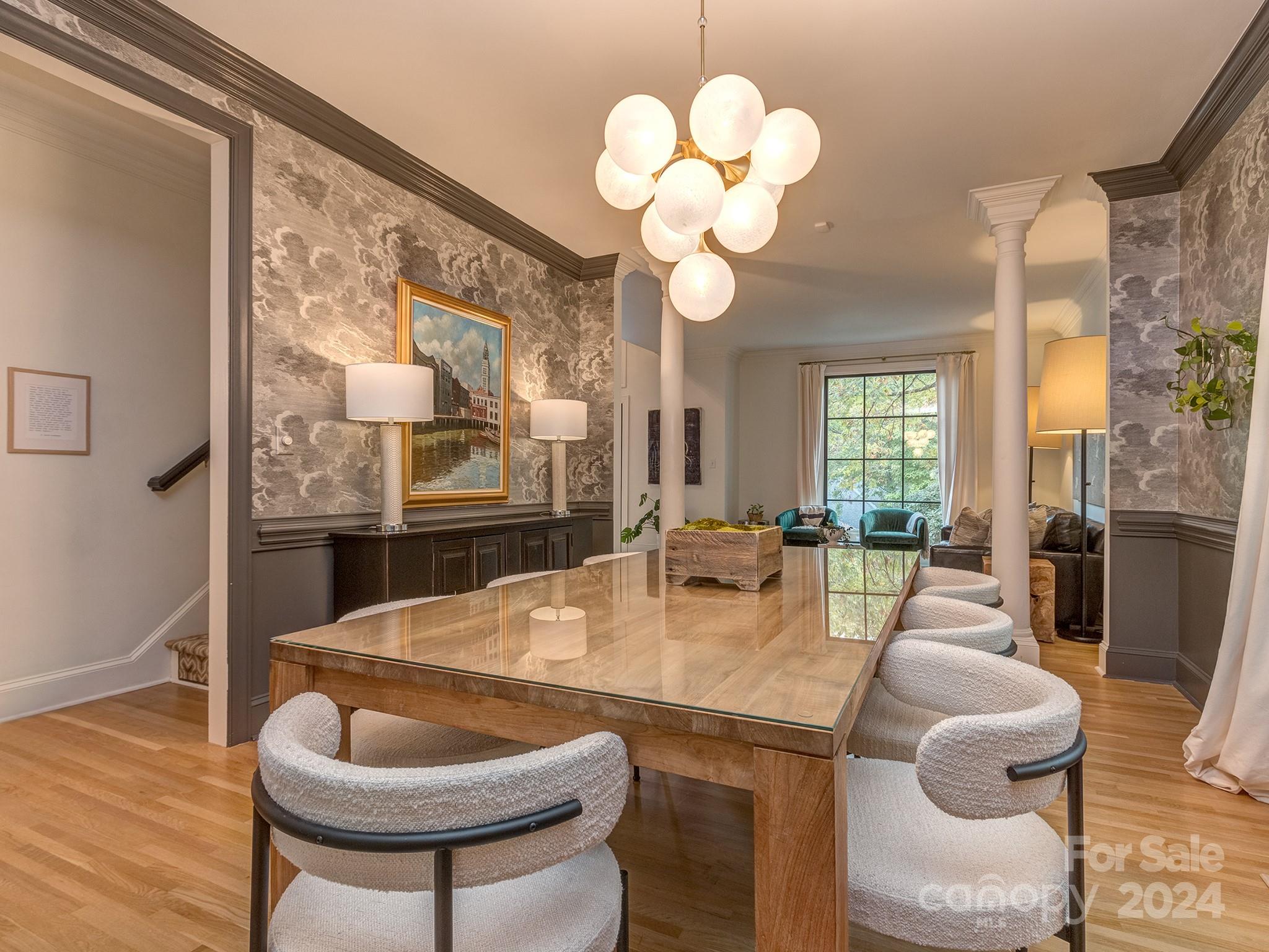 5527 Camelot Drive