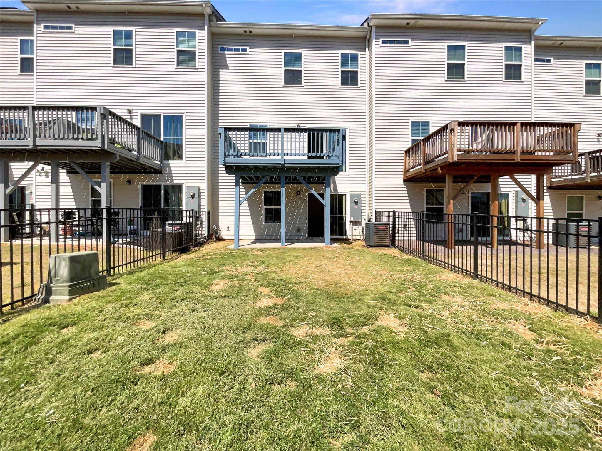 2557 Grantham Place Drive