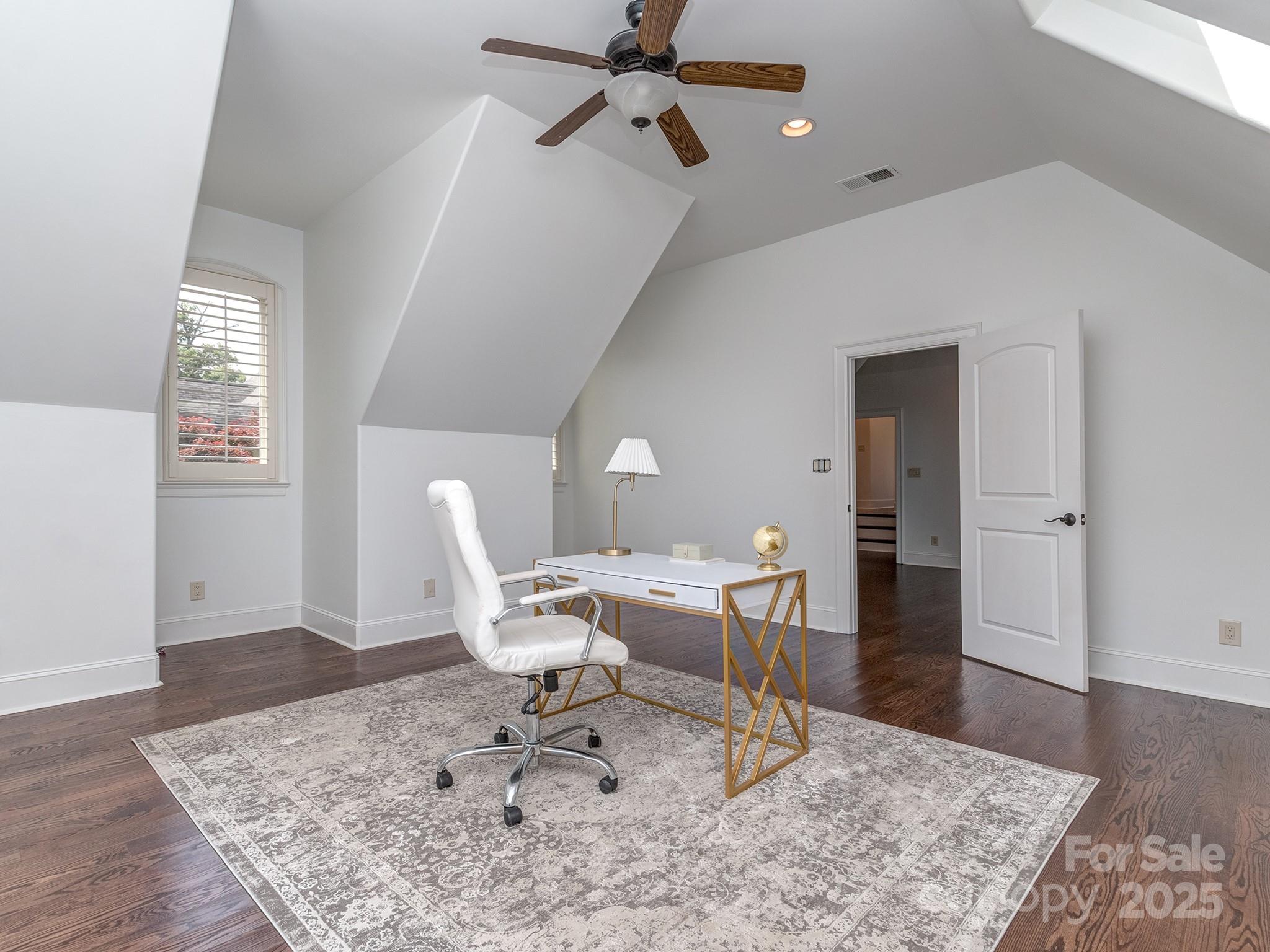 1404 Lookout Circle