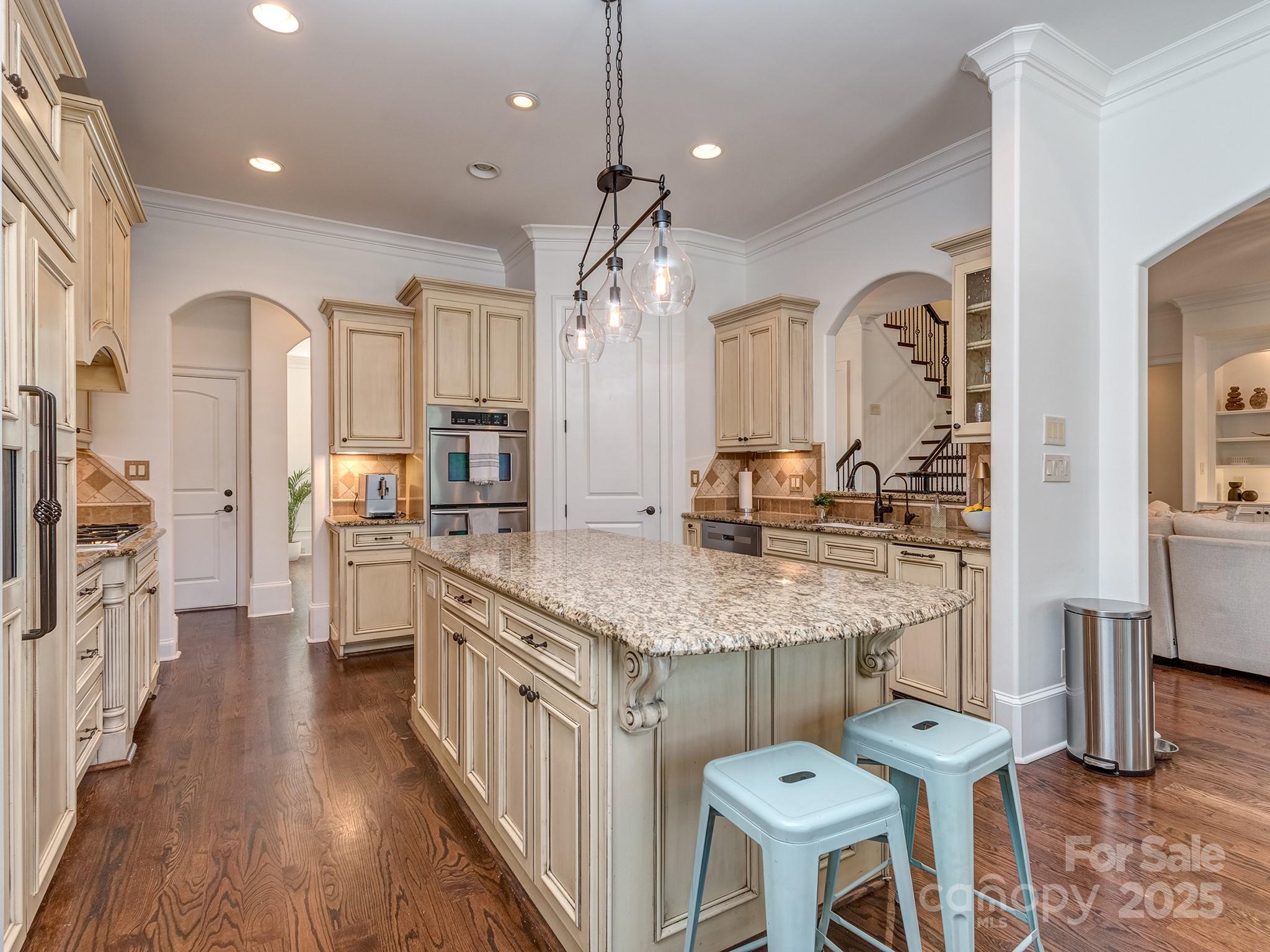 1404 Lookout Circle
