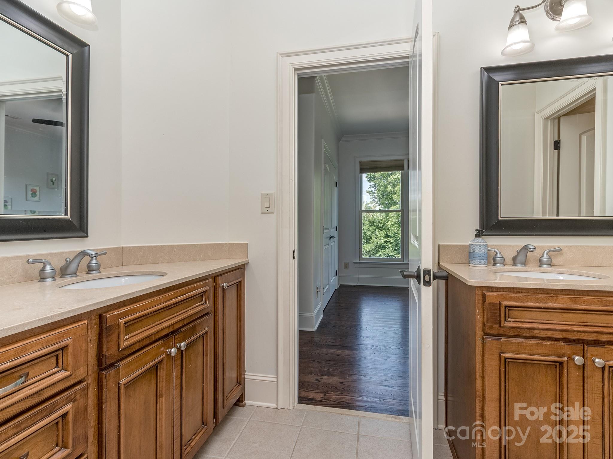 1404 Lookout Circle