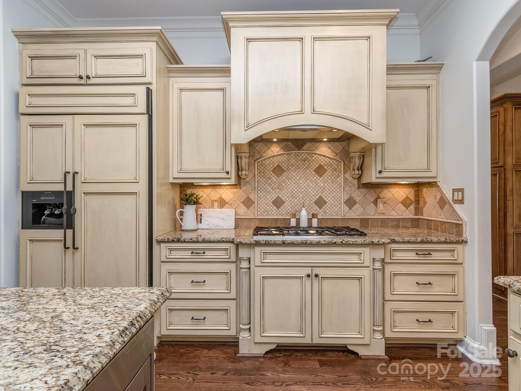 1404 Lookout Circle