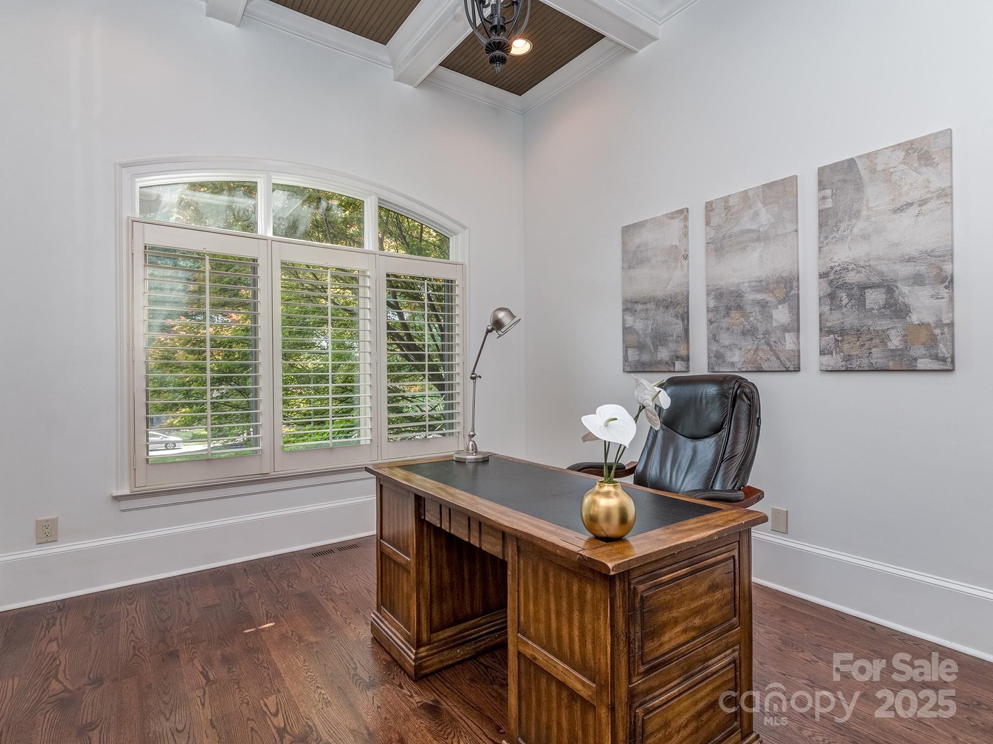 1404 Lookout Circle
