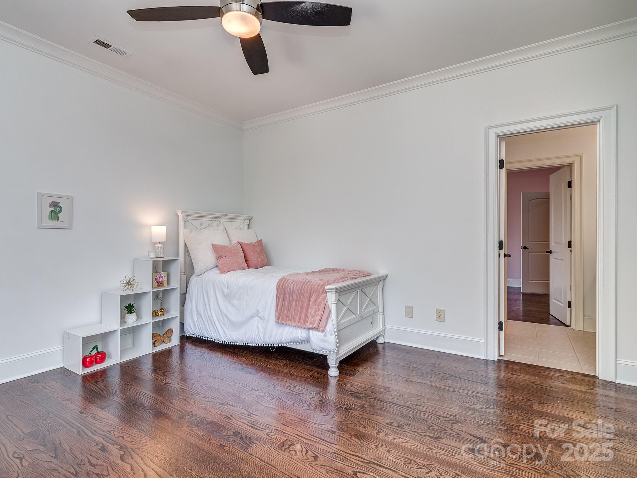 1404 Lookout Circle