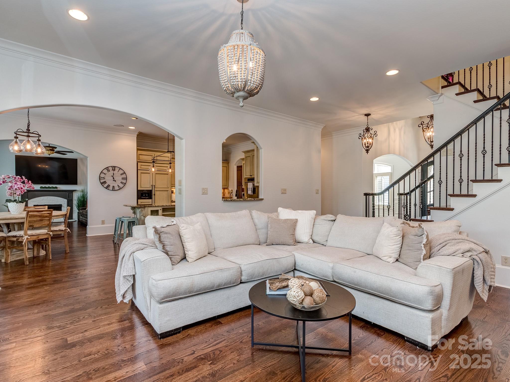 1404 Lookout Circle
