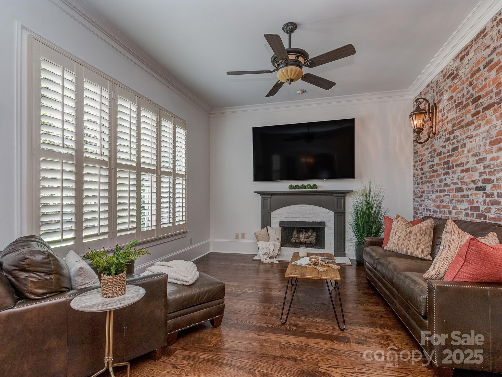 1404 Lookout Circle