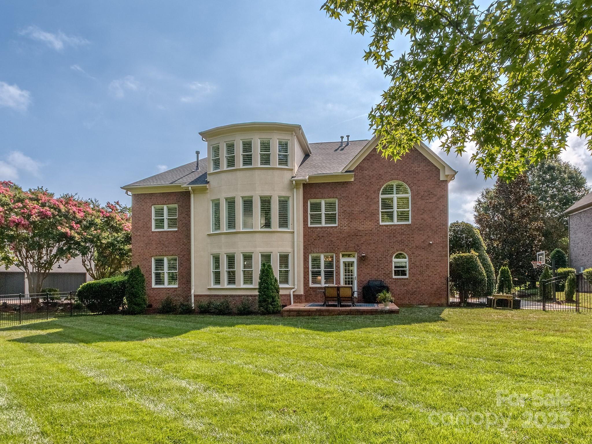102 Montrose Drive