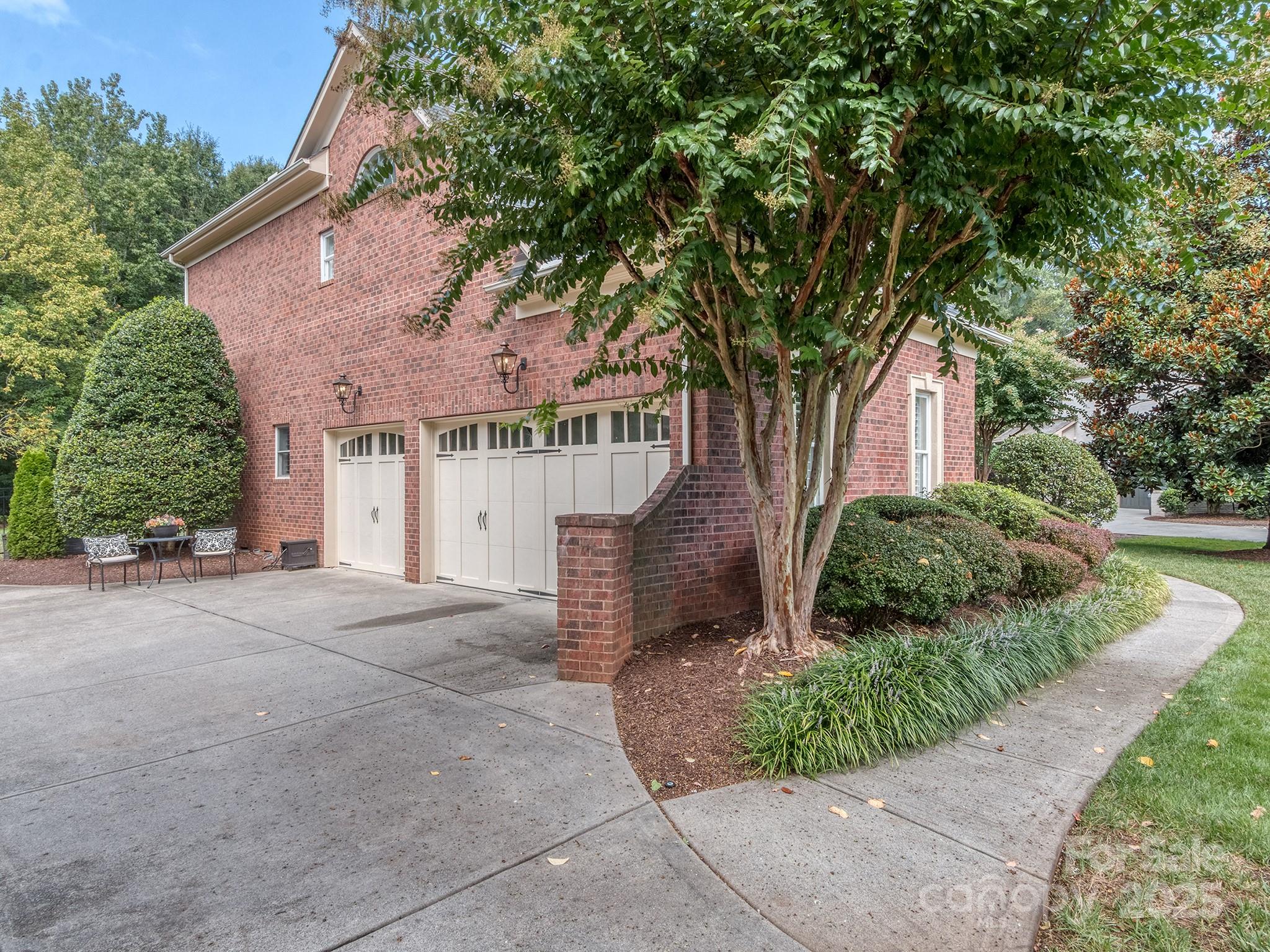 102 Montrose Drive