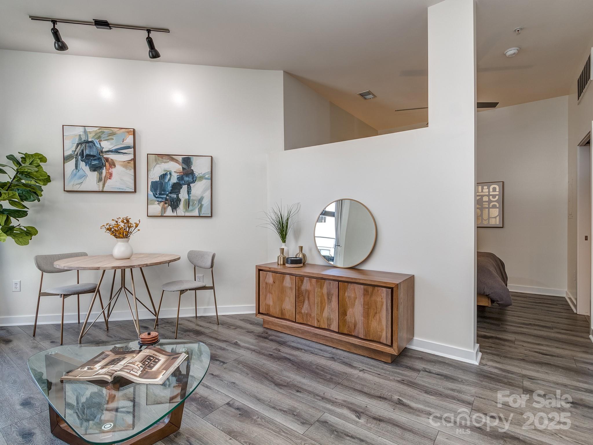 525 E Sixth Street #407