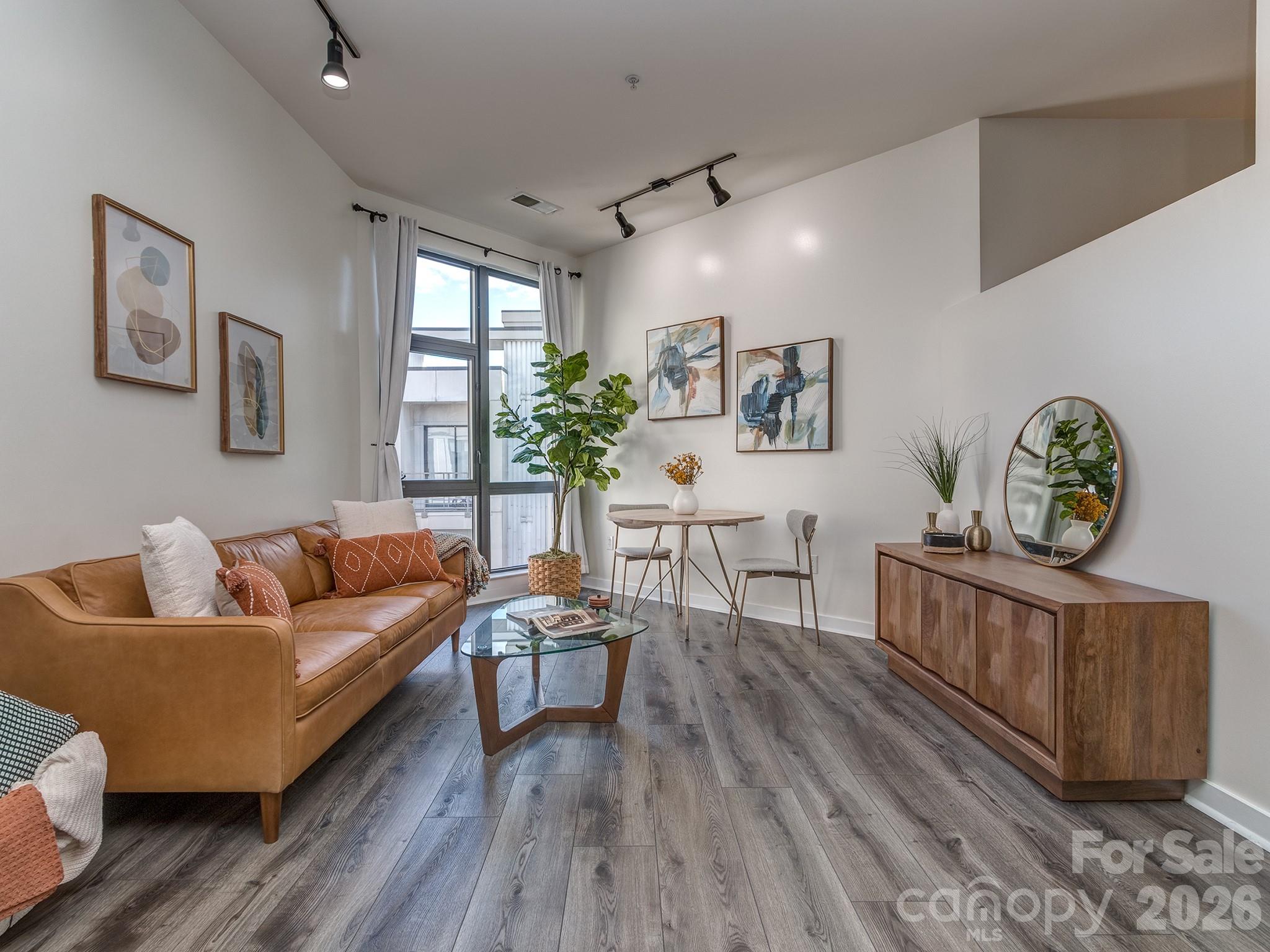 525 E Sixth Street #407