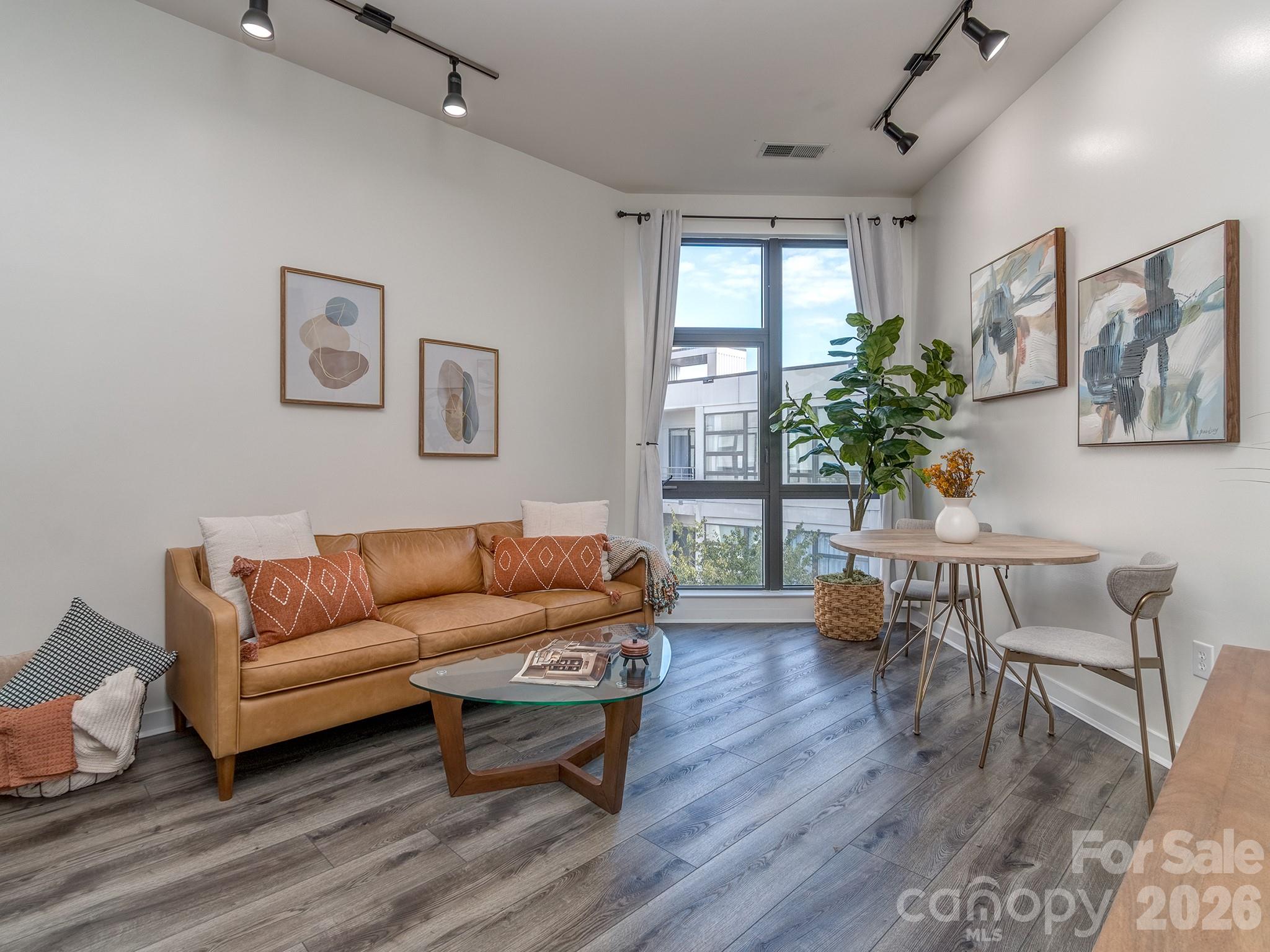 525 E Sixth Street #407
