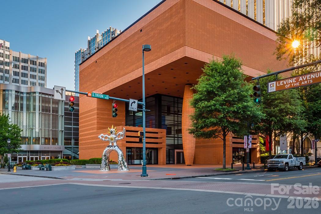 525 E Sixth Street #407