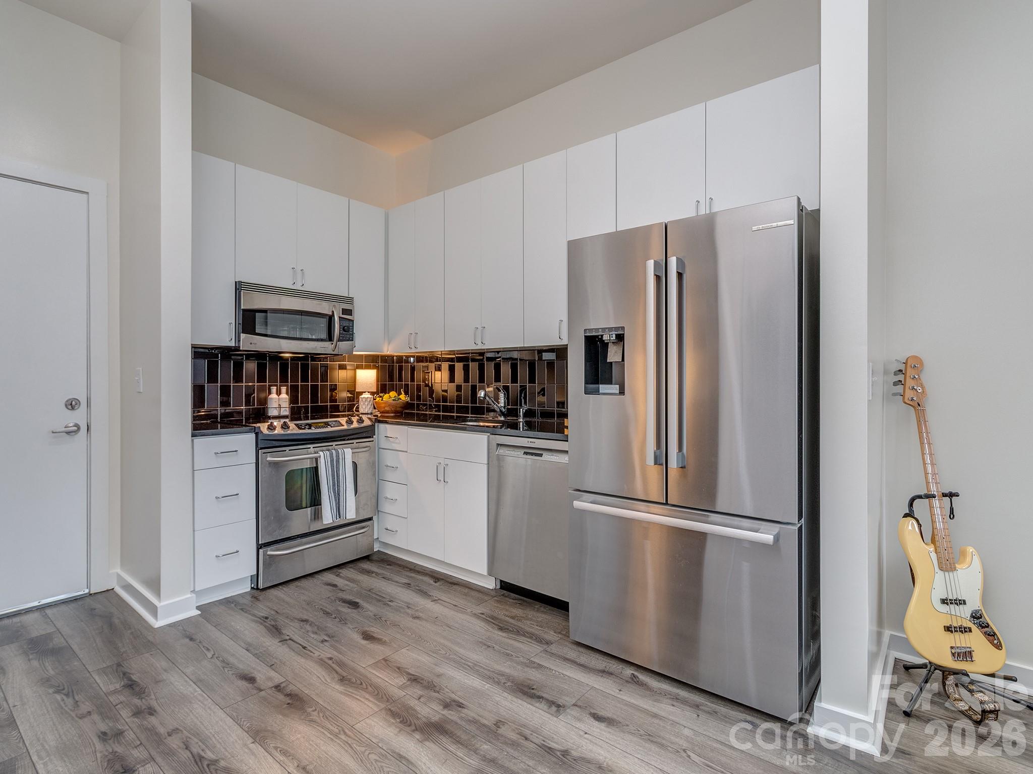 525 E Sixth Street #407