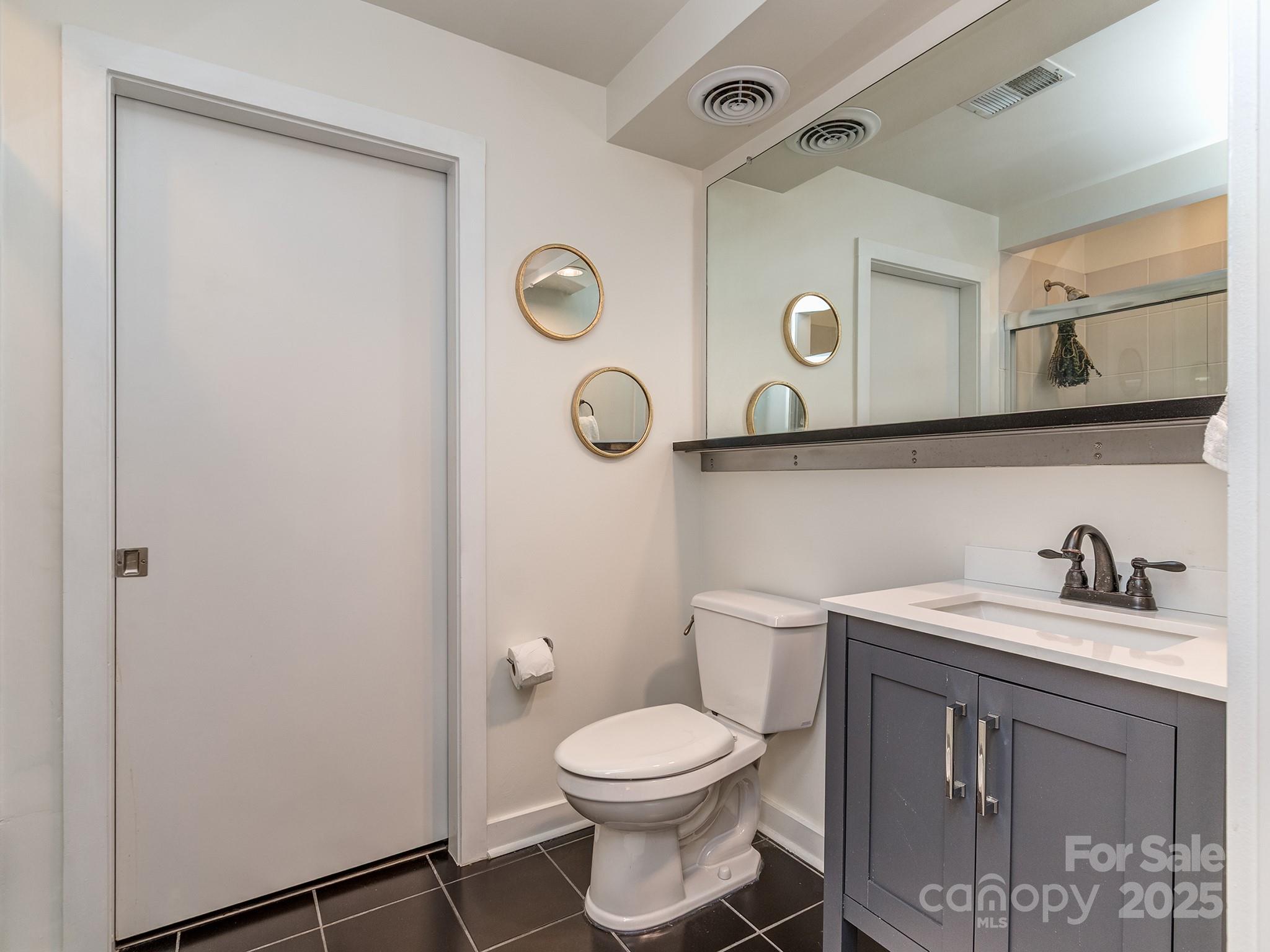 525 E Sixth Street #407