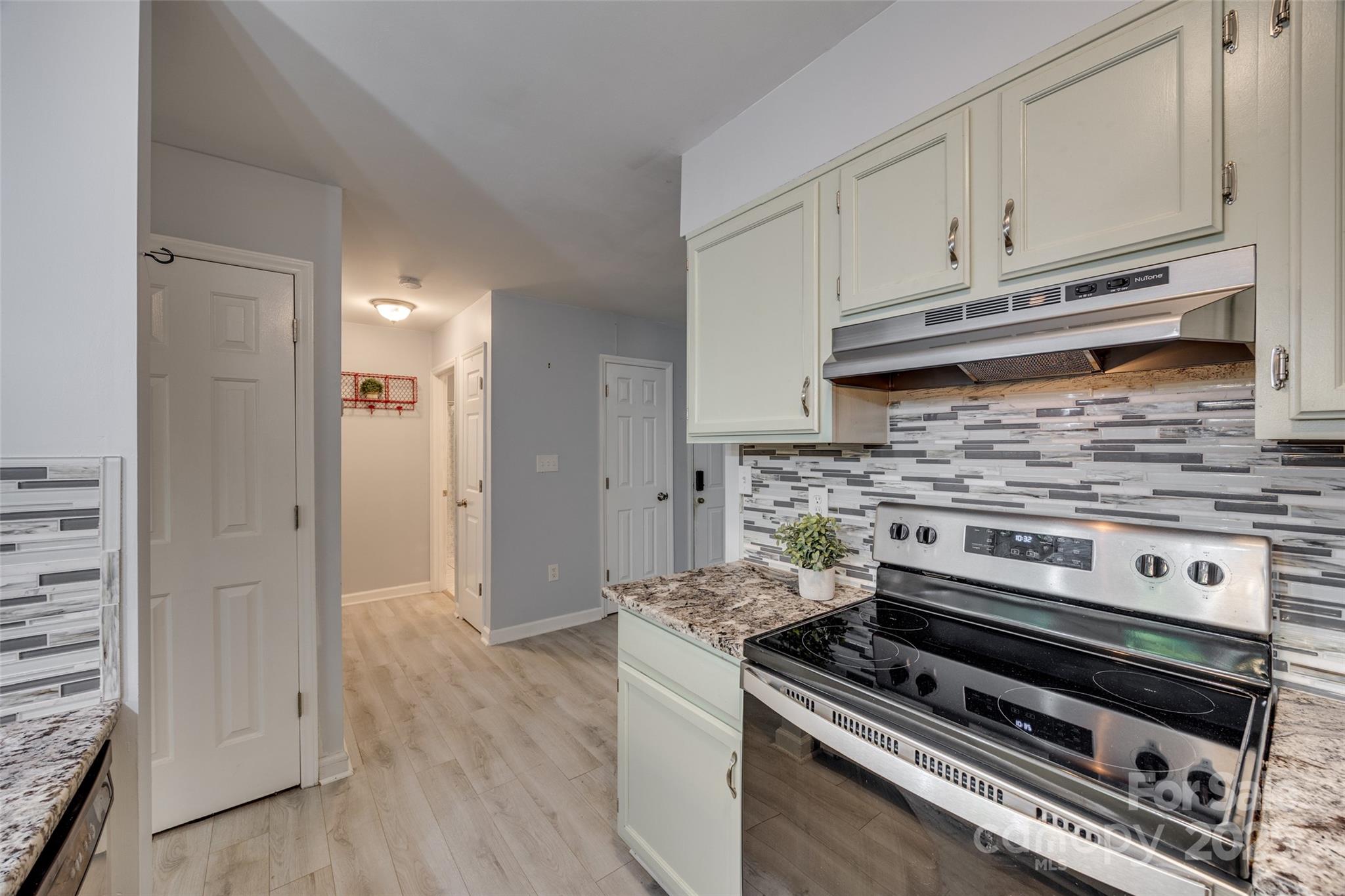 2770 Dogwood Hills Court