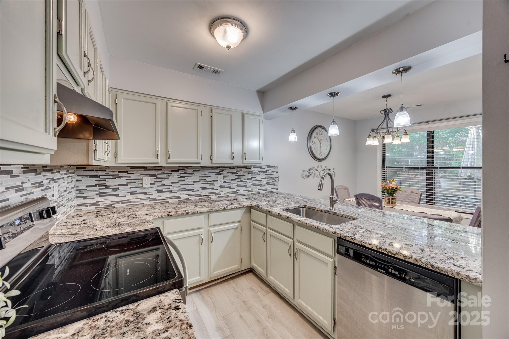 2770 Dogwood Hills Court