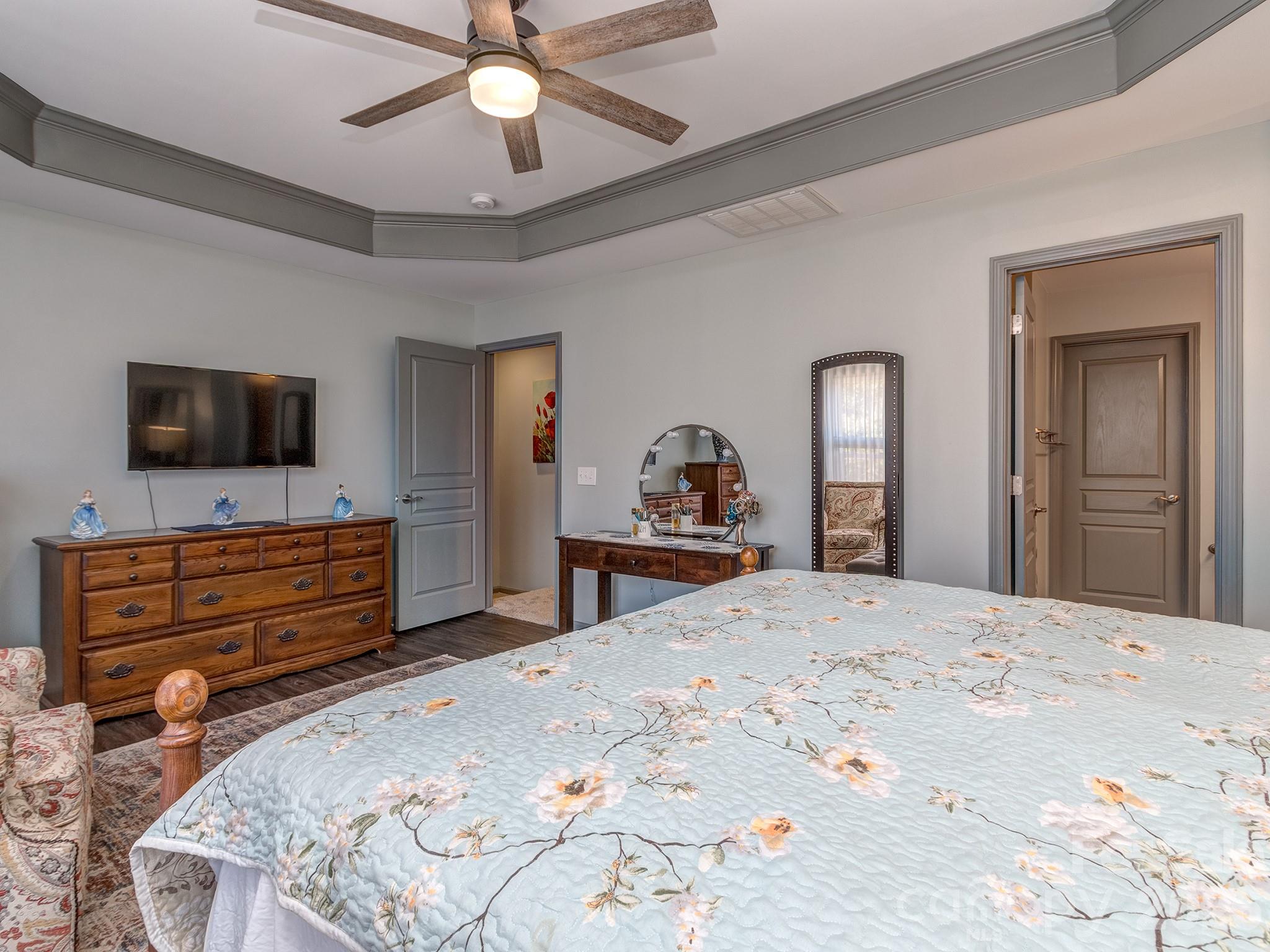 6236 Rockefeller Lane