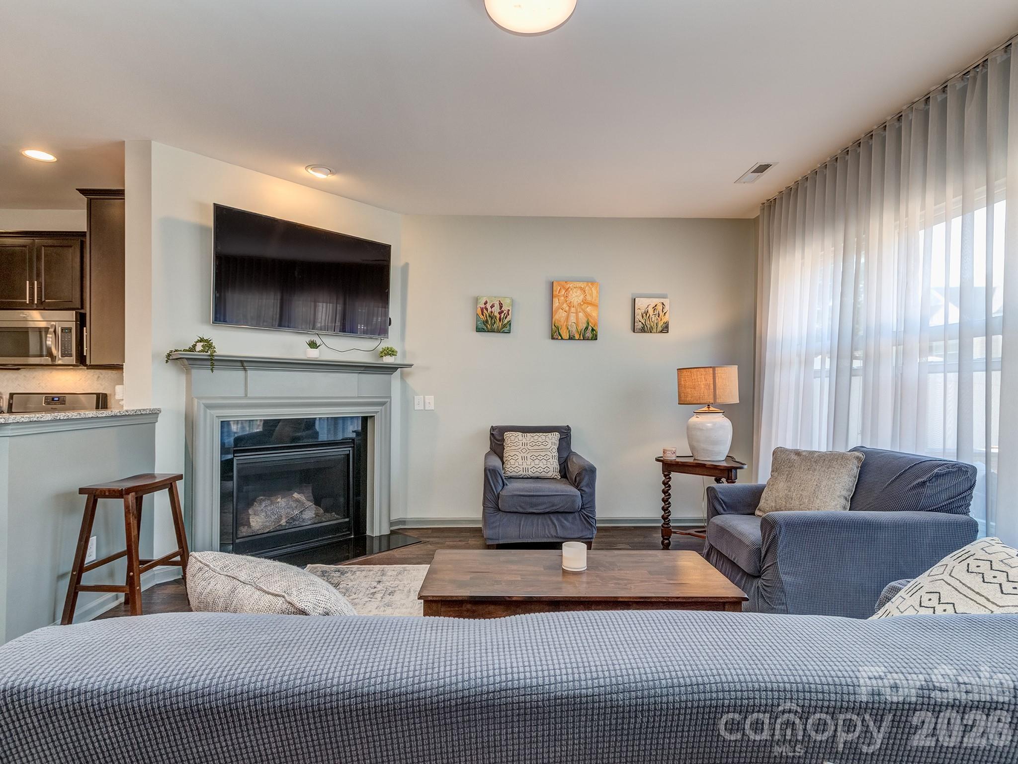 6236 Rockefeller Lane