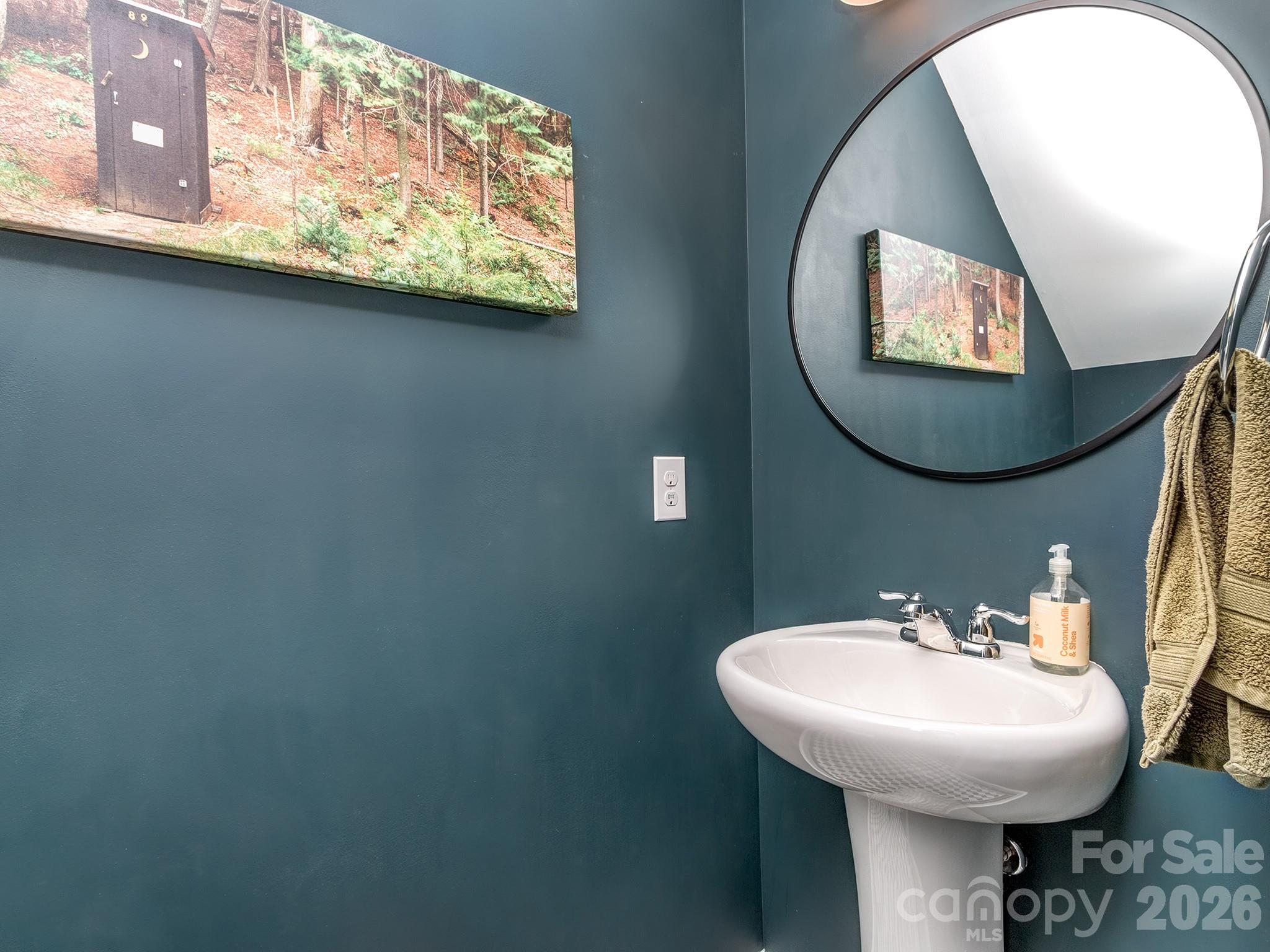 6236 Rockefeller Lane