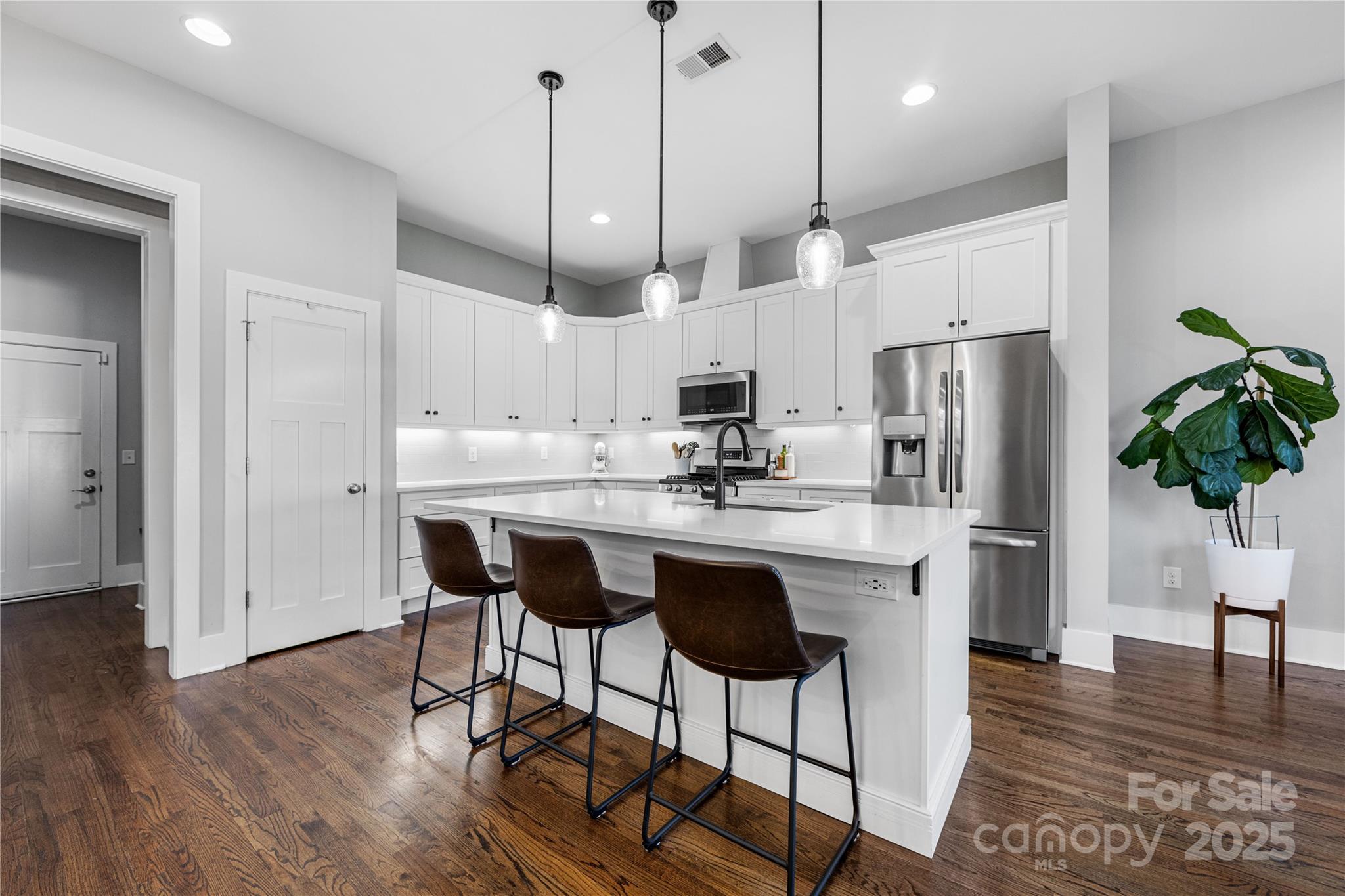 5207 Valley Stream Road