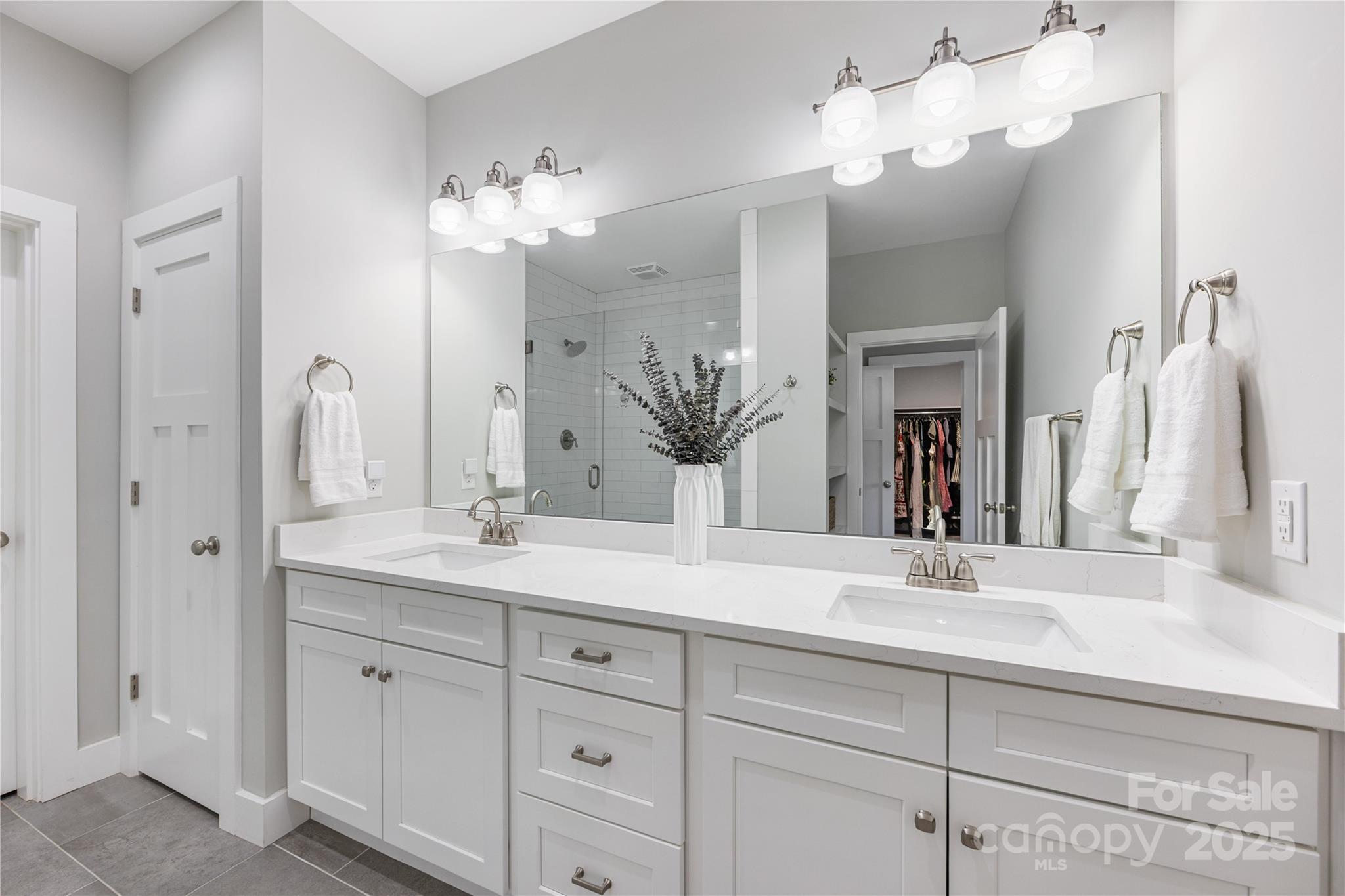 5207 Valley Stream Road