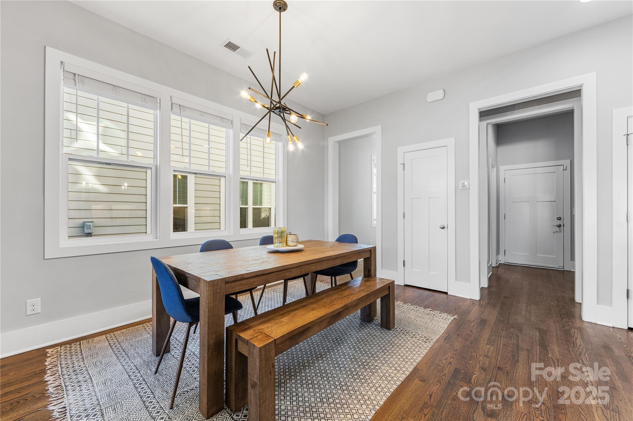 5207 Valley Stream Road