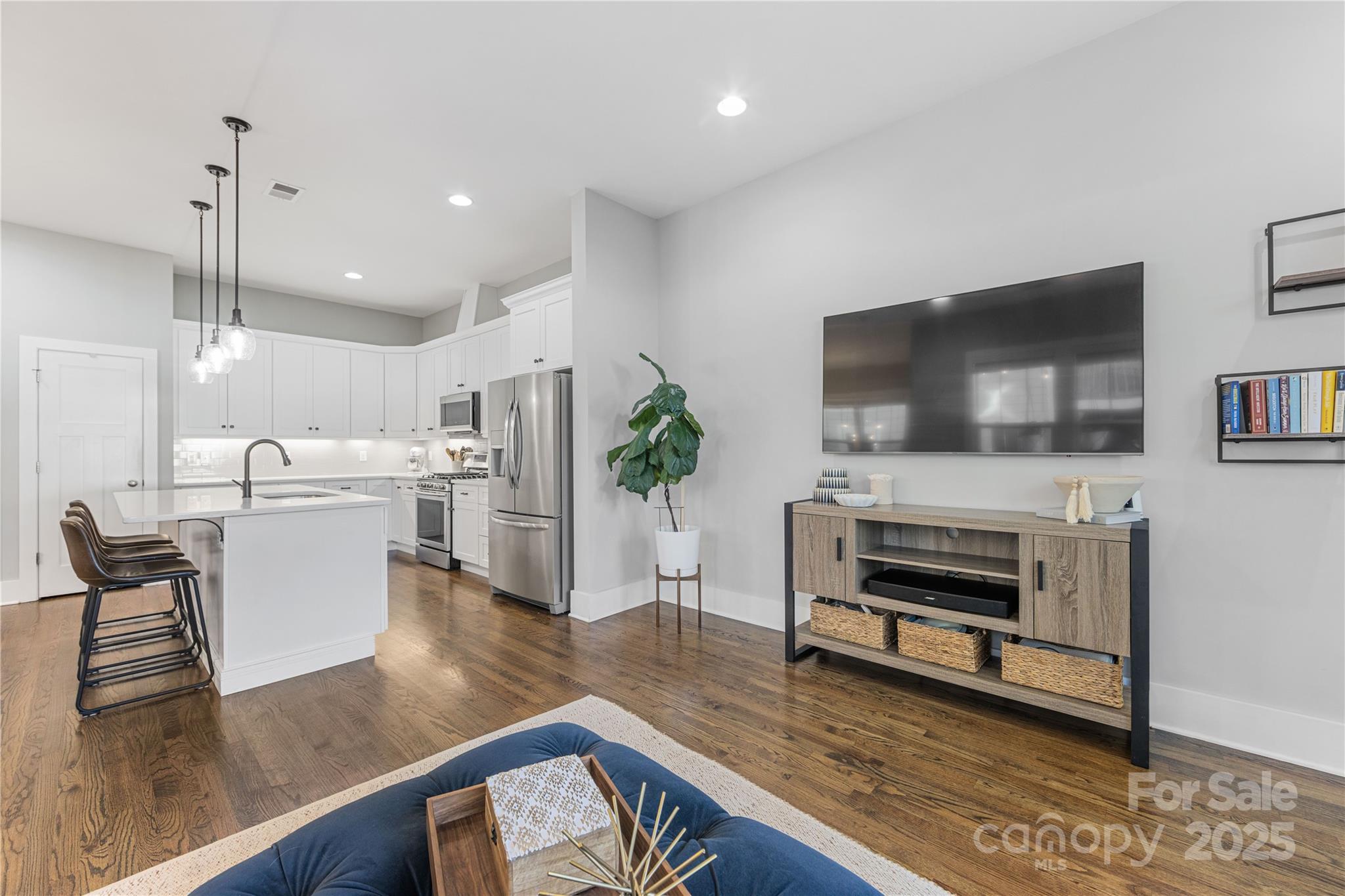 5207 Valley Stream Road